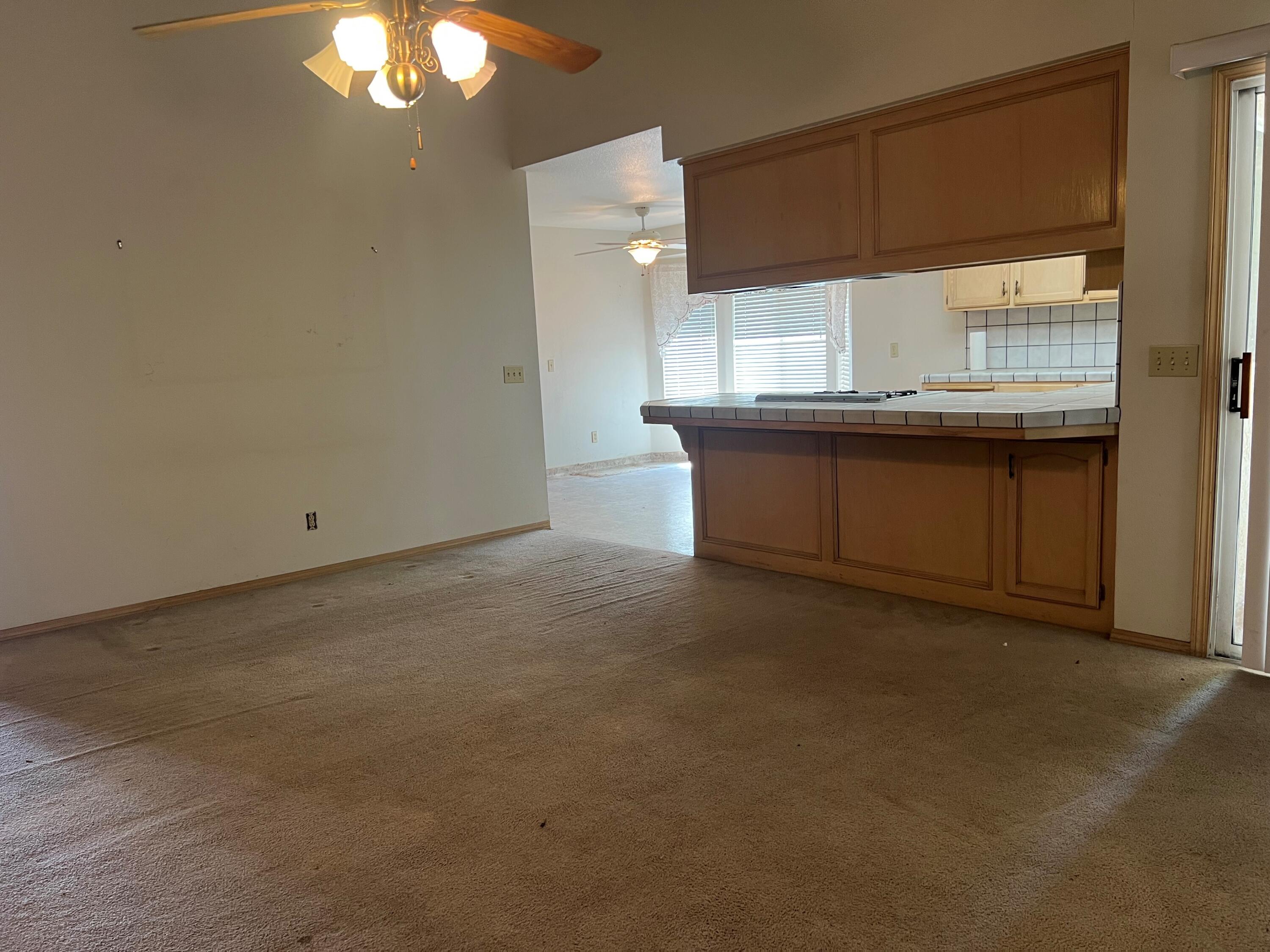 290 E Garfield Ave, Tulare, CA 93274