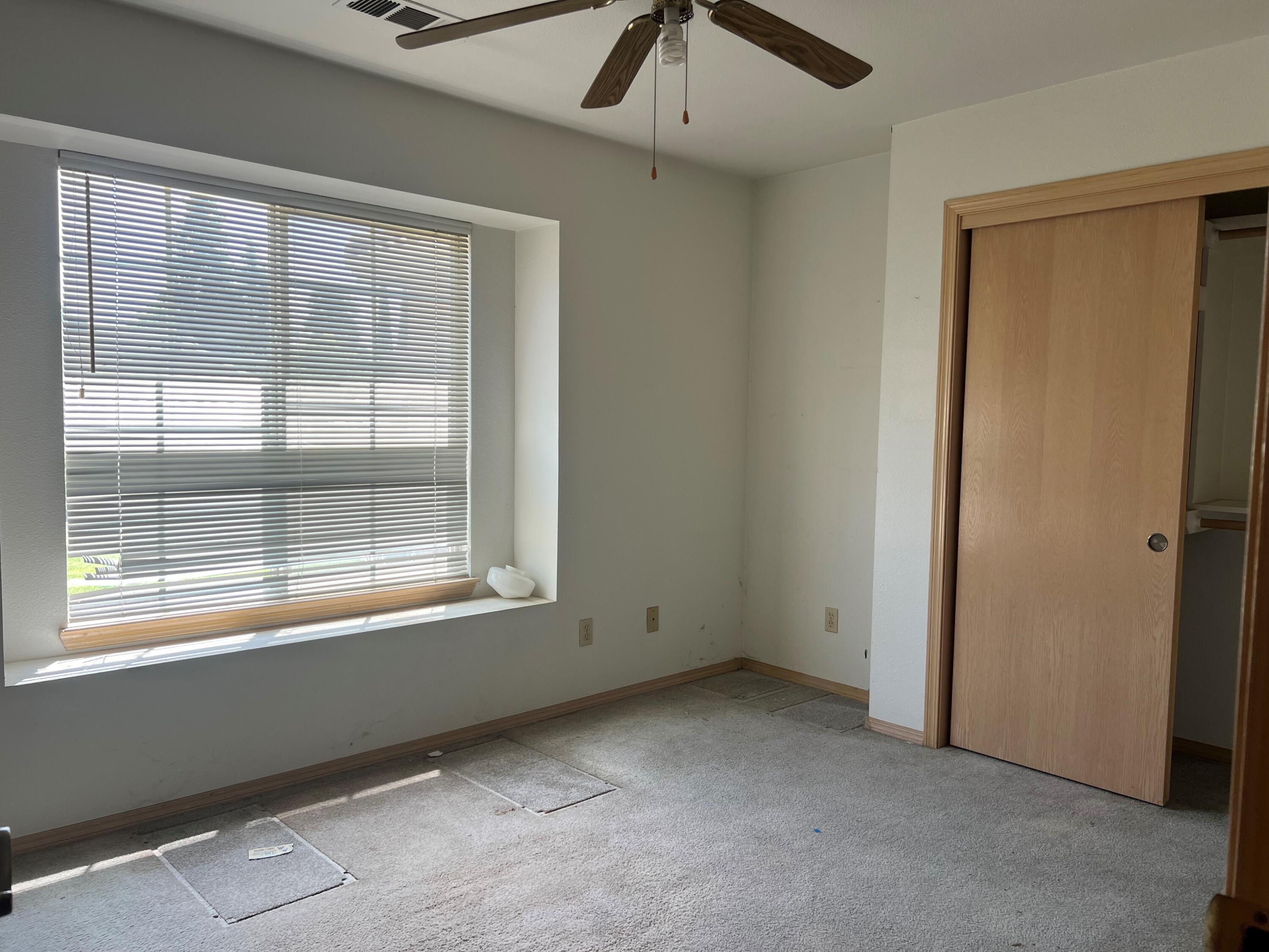 290 E Garfield Ave, Tulare, CA 93274