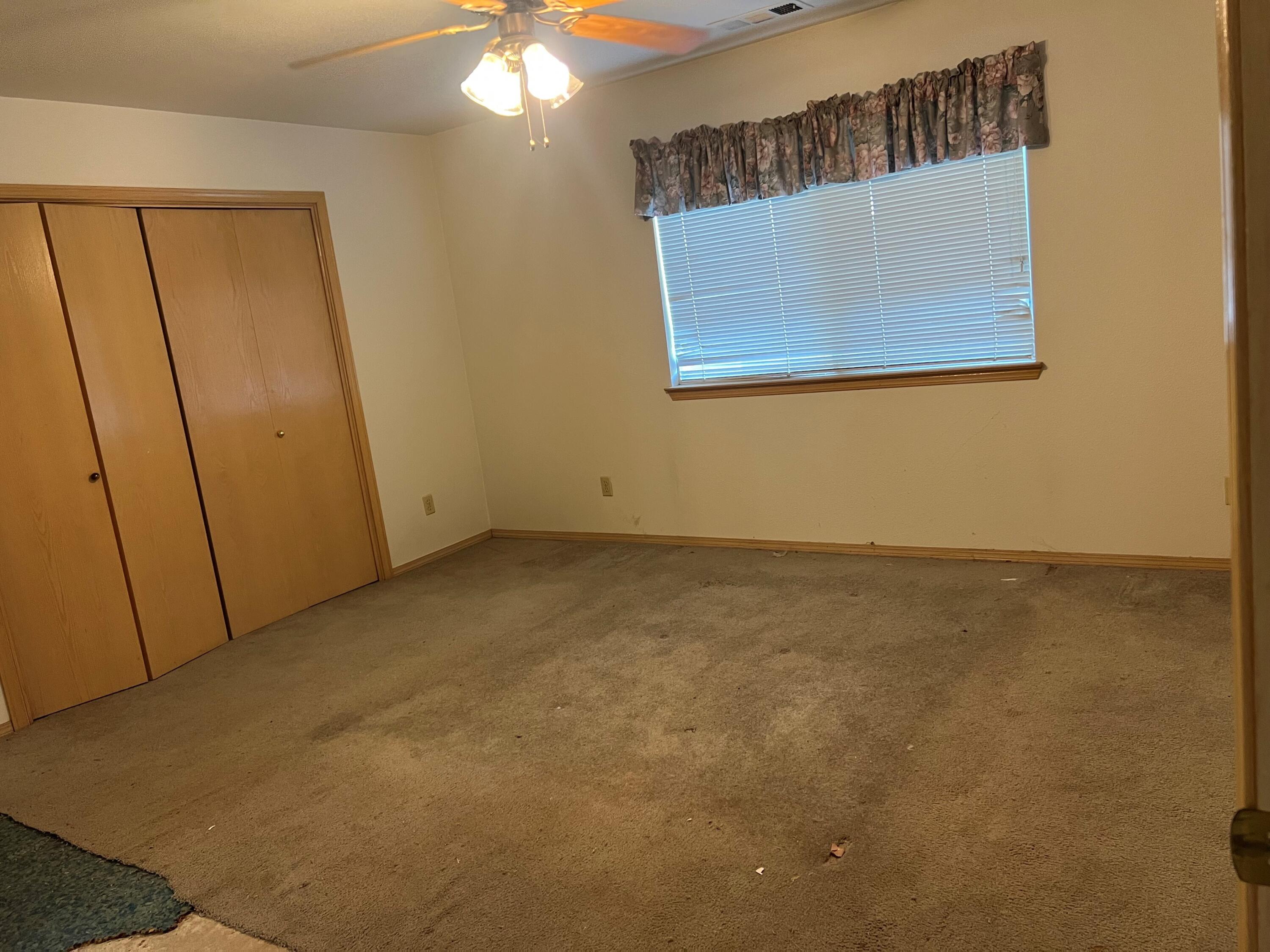 290 E Garfield Ave, Tulare, CA 93274