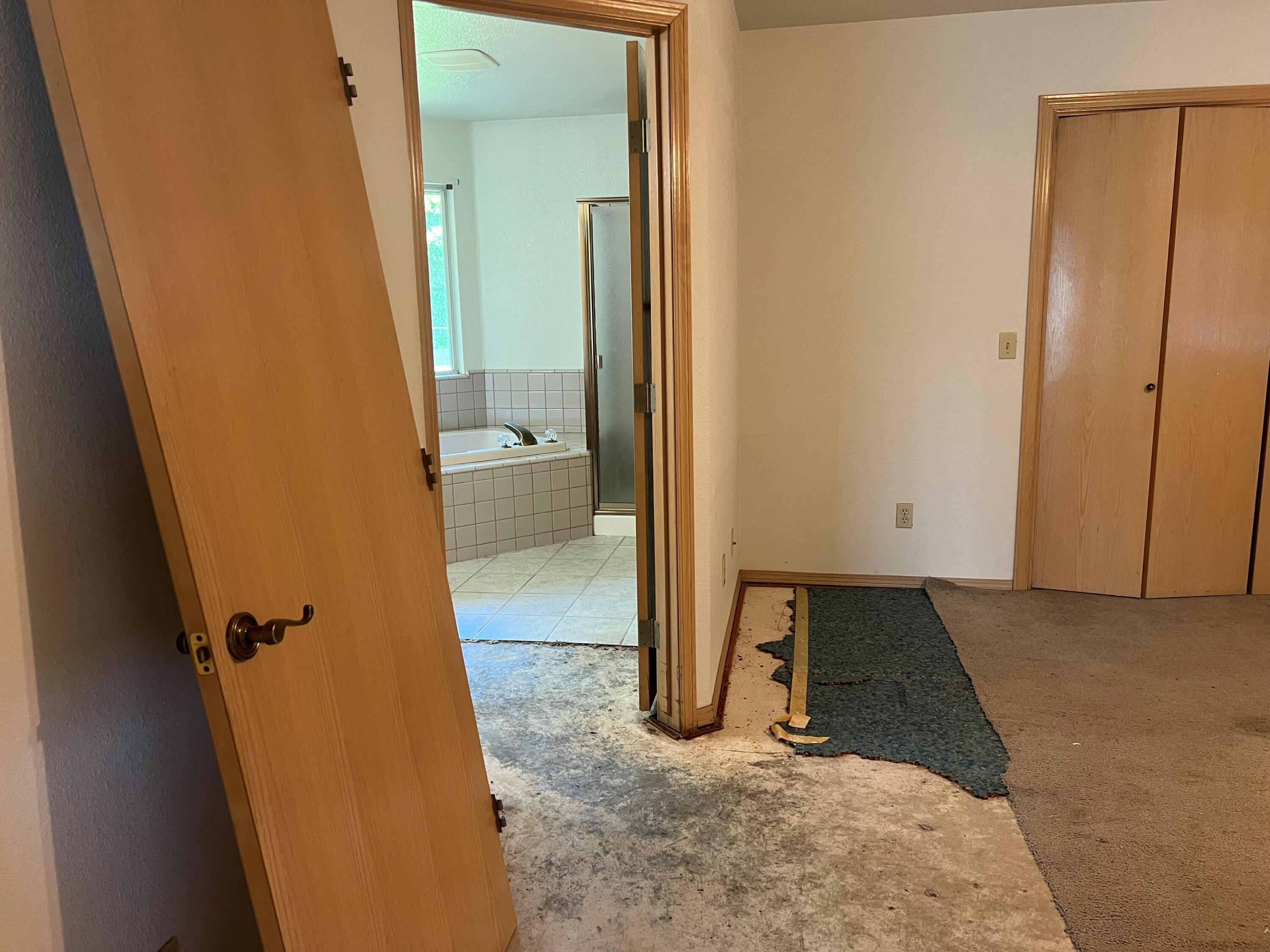 290 E Garfield Ave, Tulare, CA 93274