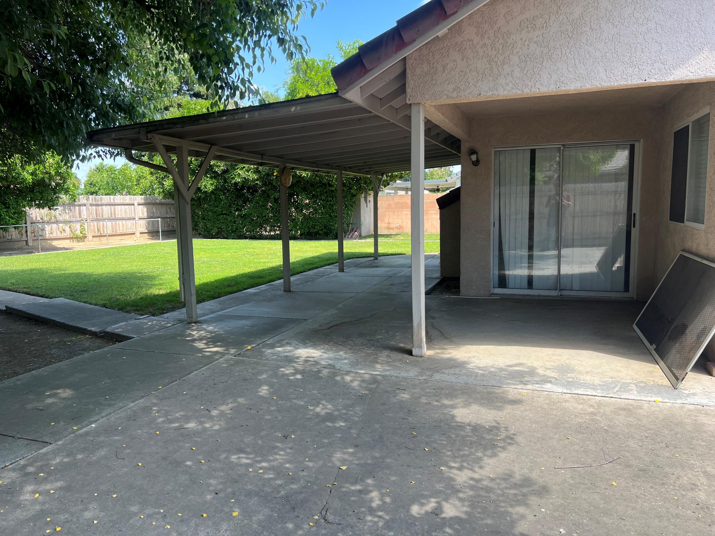 290 E Garfield Ave, Tulare, CA 93274