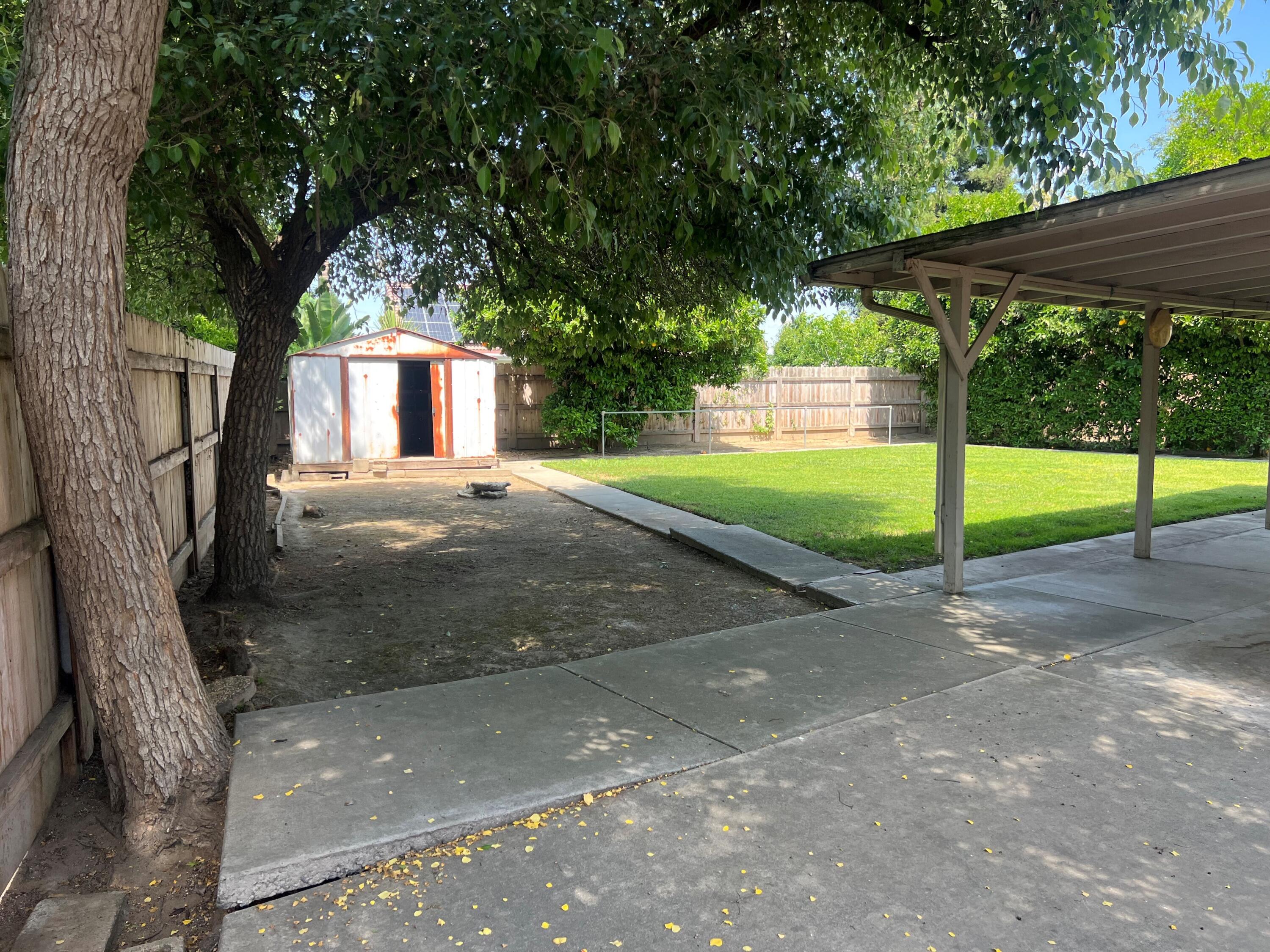 290 E Garfield Ave, Tulare, CA 93274