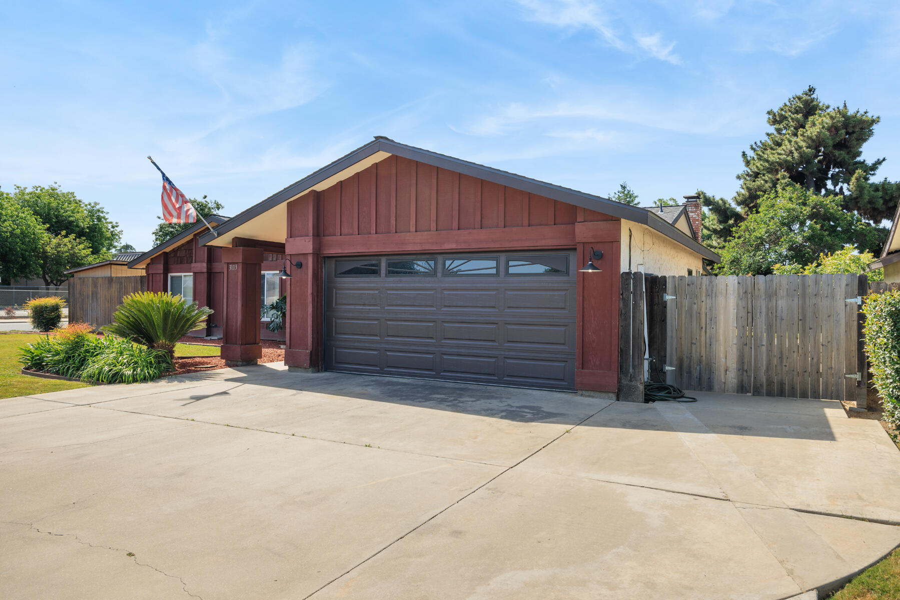 3113 W Whitendale Ave, Visalia, CA 93277