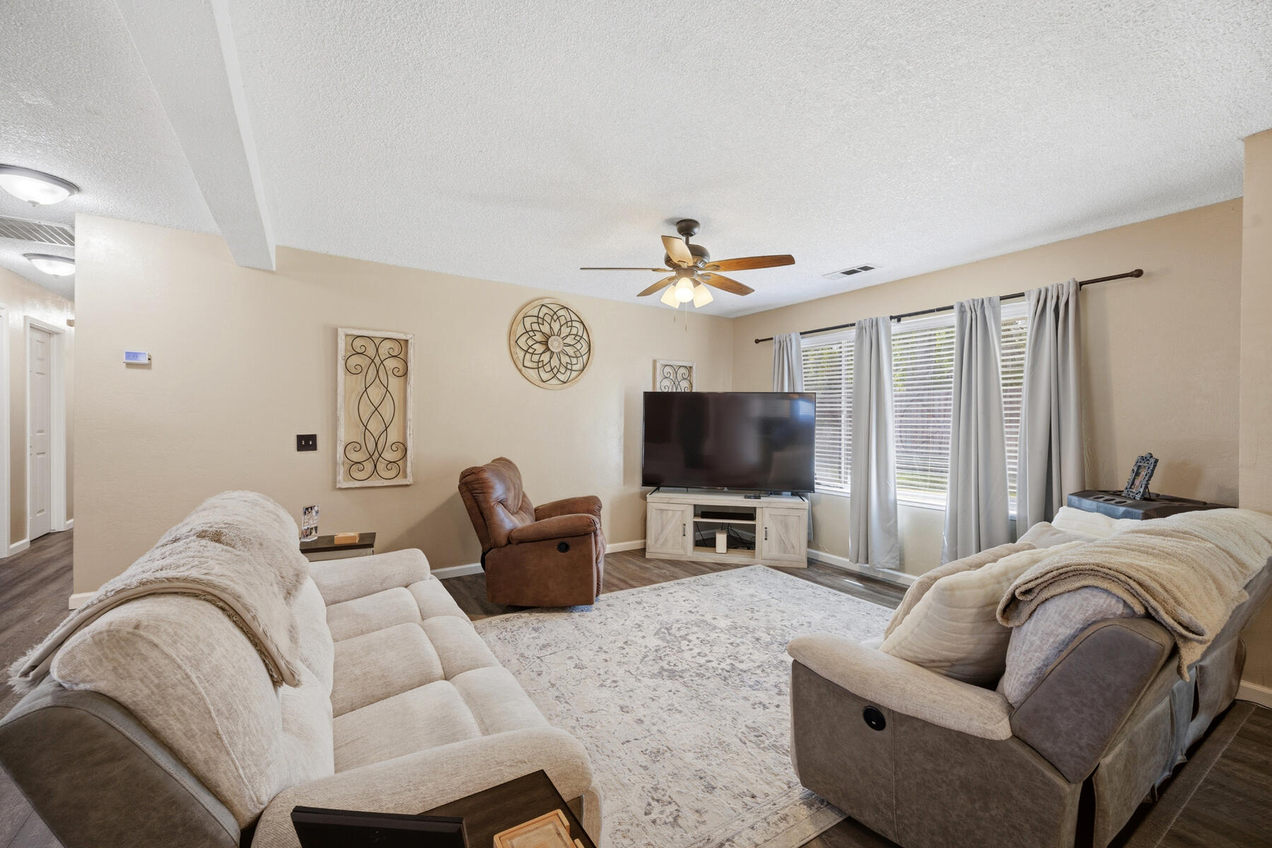 3113 W Whitendale Ave, Visalia, CA 93277