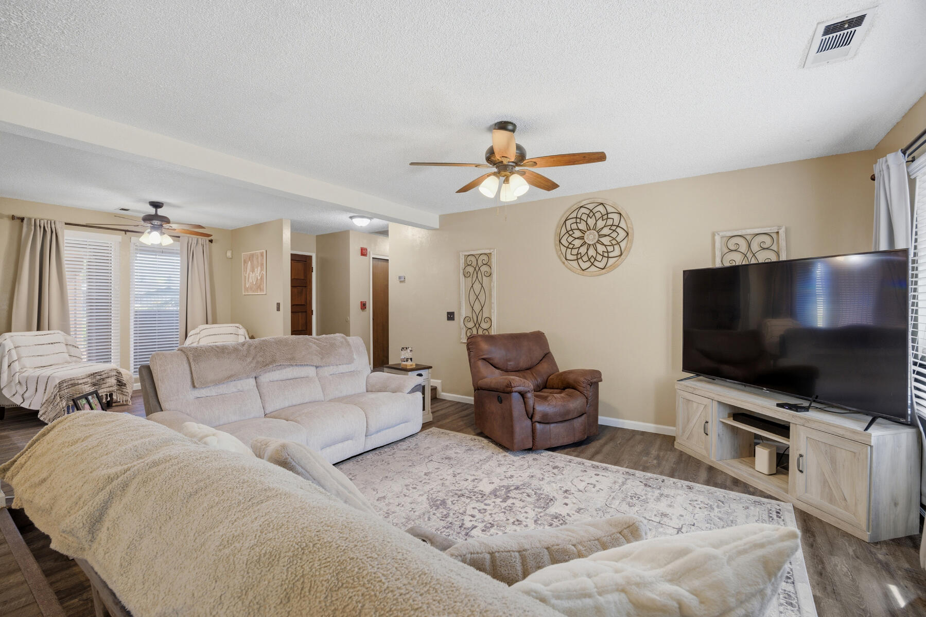 3113 W Whitendale Ave, Visalia, CA 93277