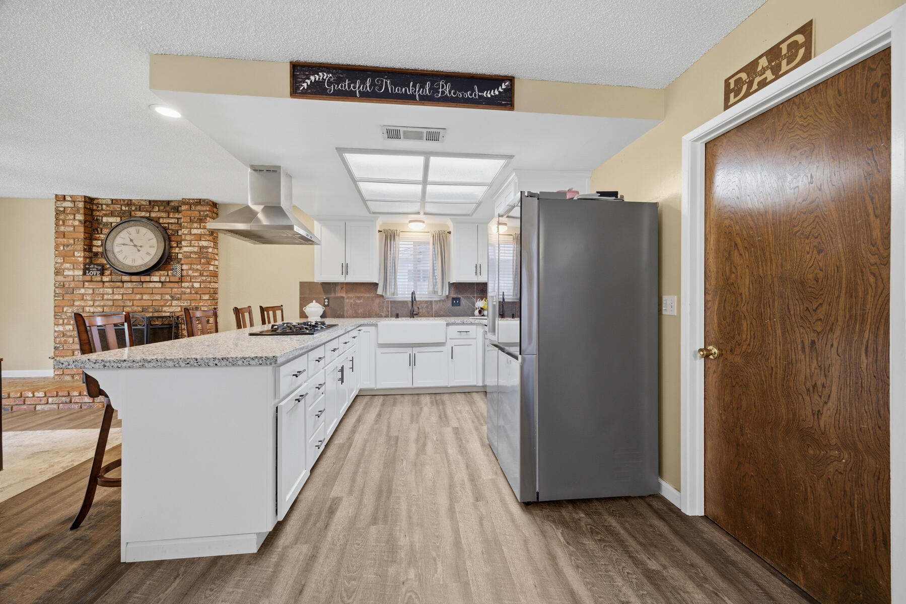 3113 W Whitendale Ave, Visalia, CA 93277