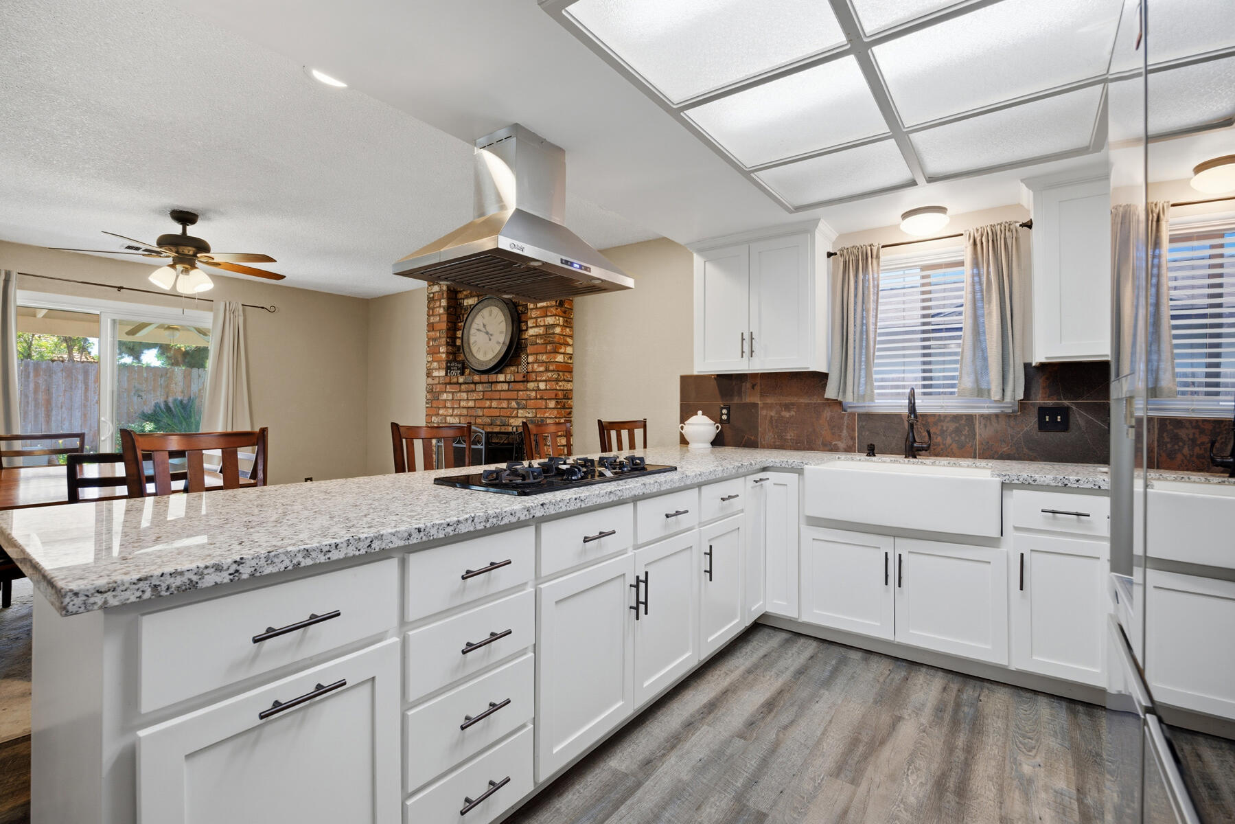 3113 W Whitendale Ave, Visalia, CA 93277