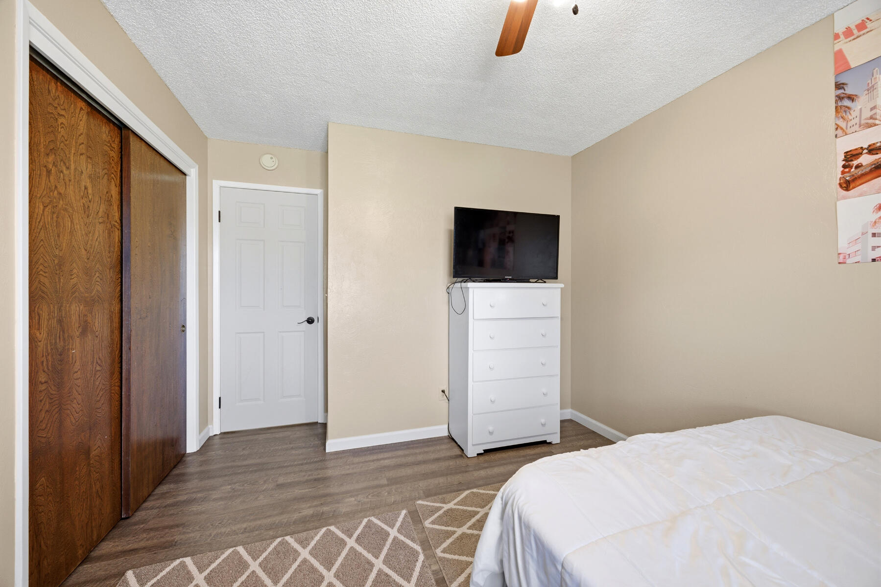 3113 W Whitendale Ave, Visalia, CA 93277