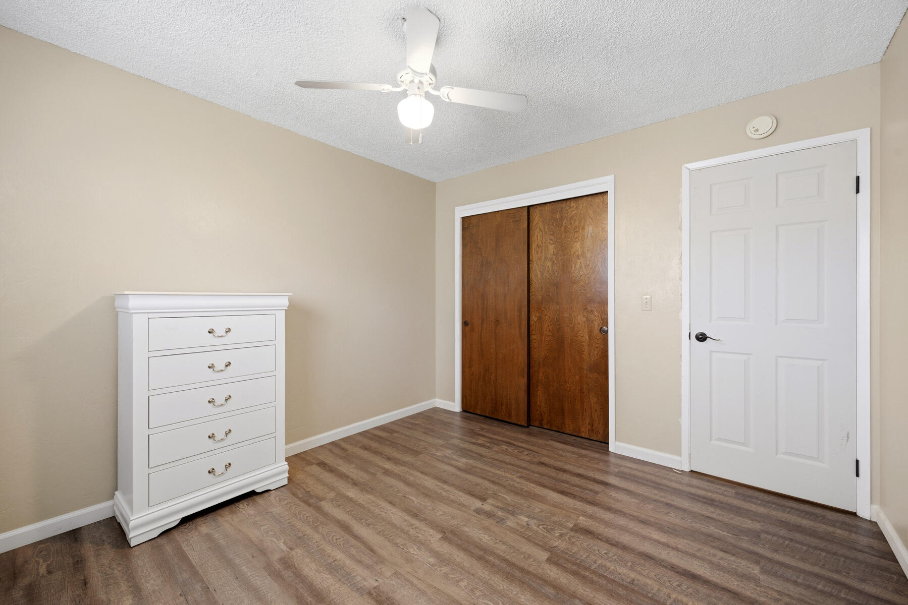 3113 W Whitendale Ave, Visalia, CA 93277