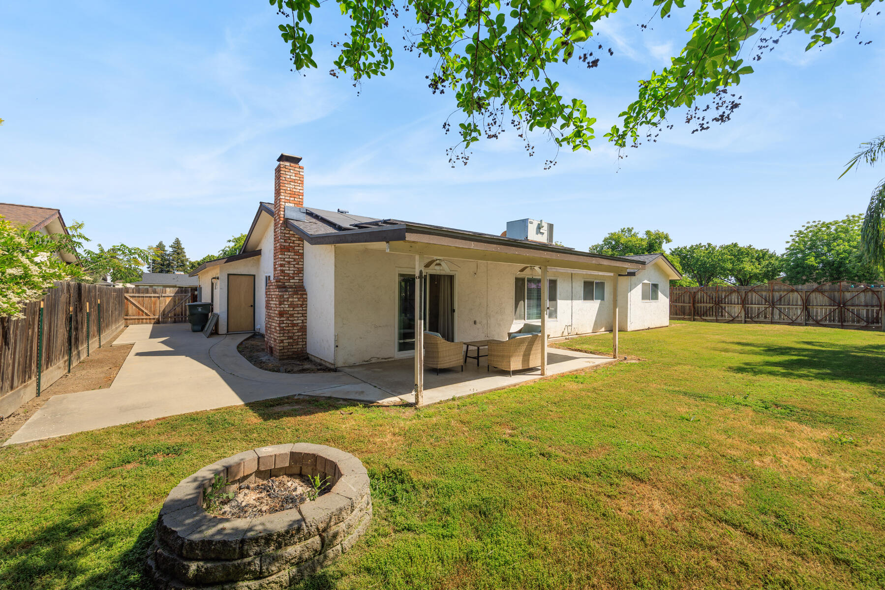 3113 W Whitendale Ave, Visalia, CA 93277