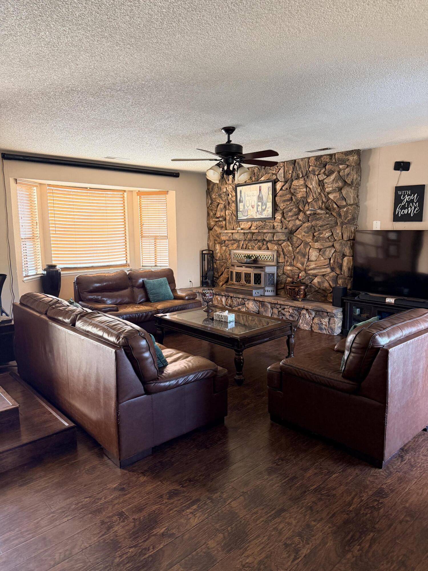 31369 Success Valley Dr, Porterville, CA 93257