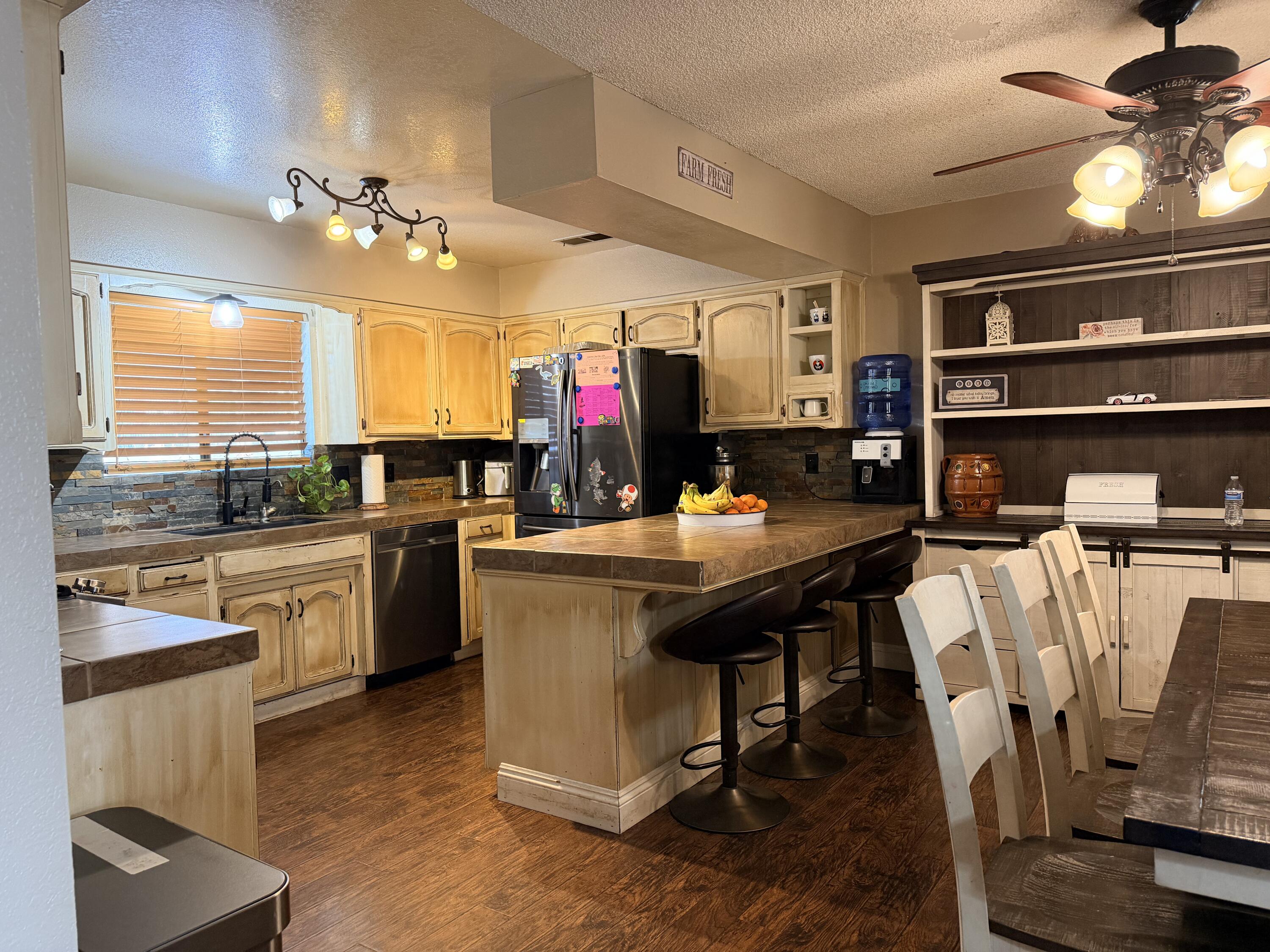 31369 Success Valley Dr, Porterville, CA 93257