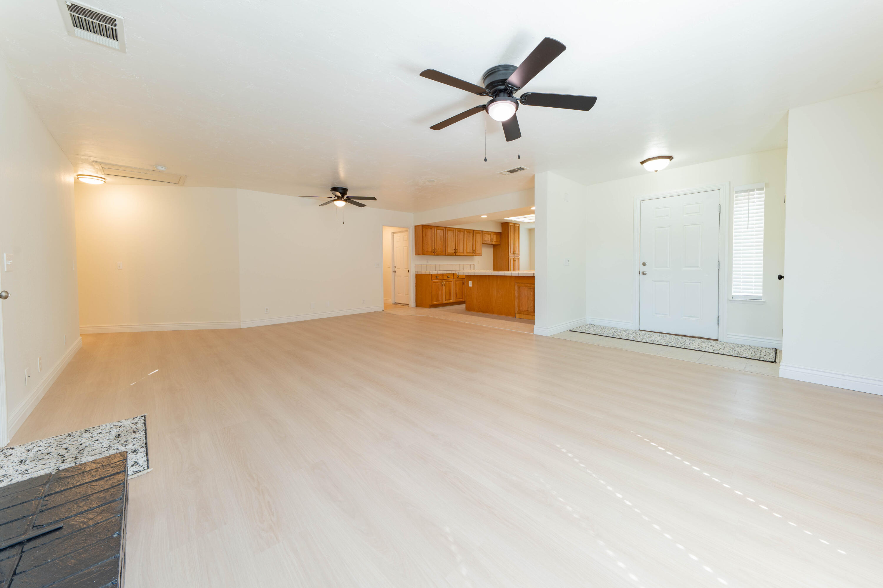 797 Elderwood Ln, Lemoore, CA 93245