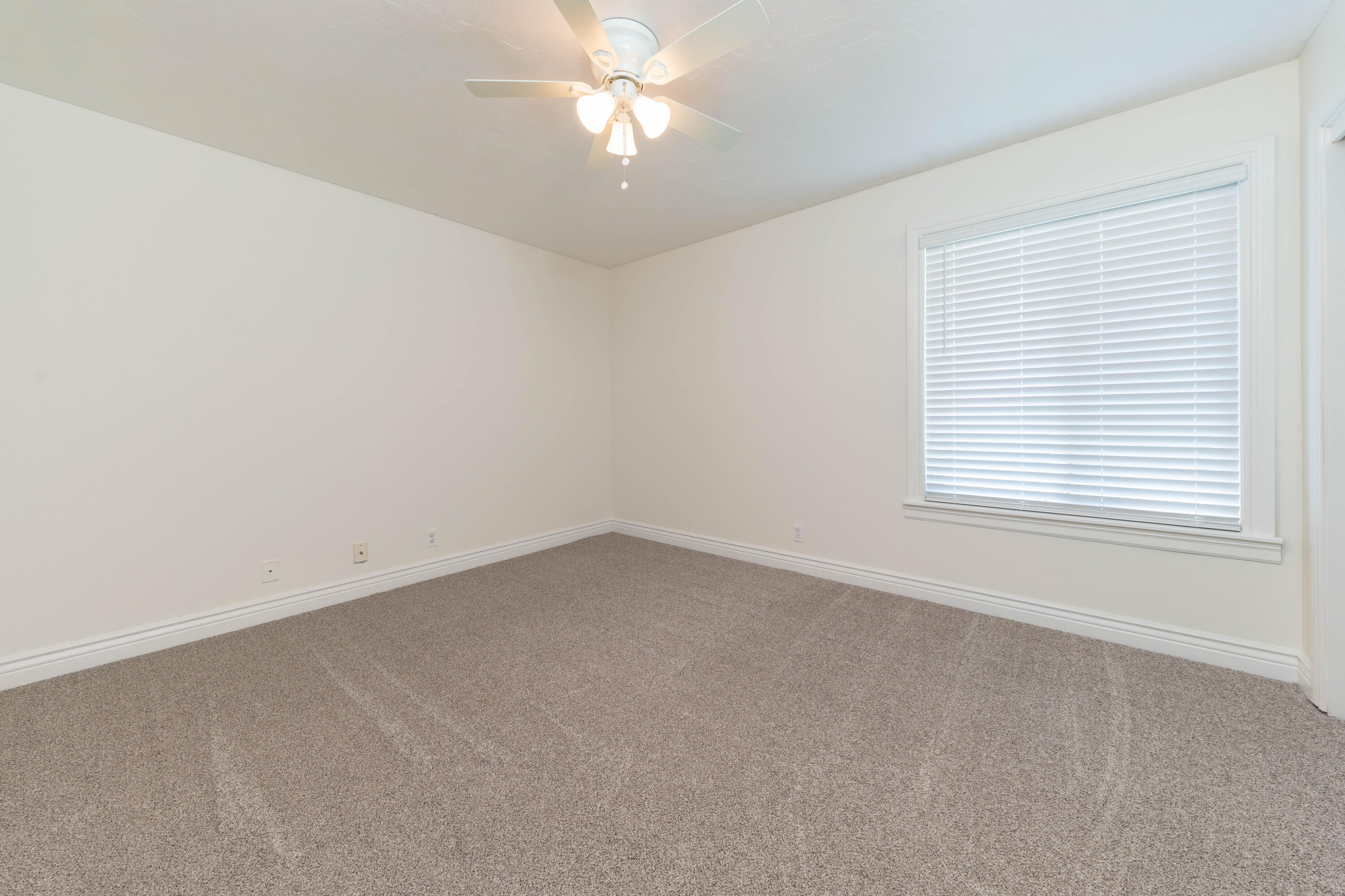 797 Elderwood Ln, Lemoore, CA 93245