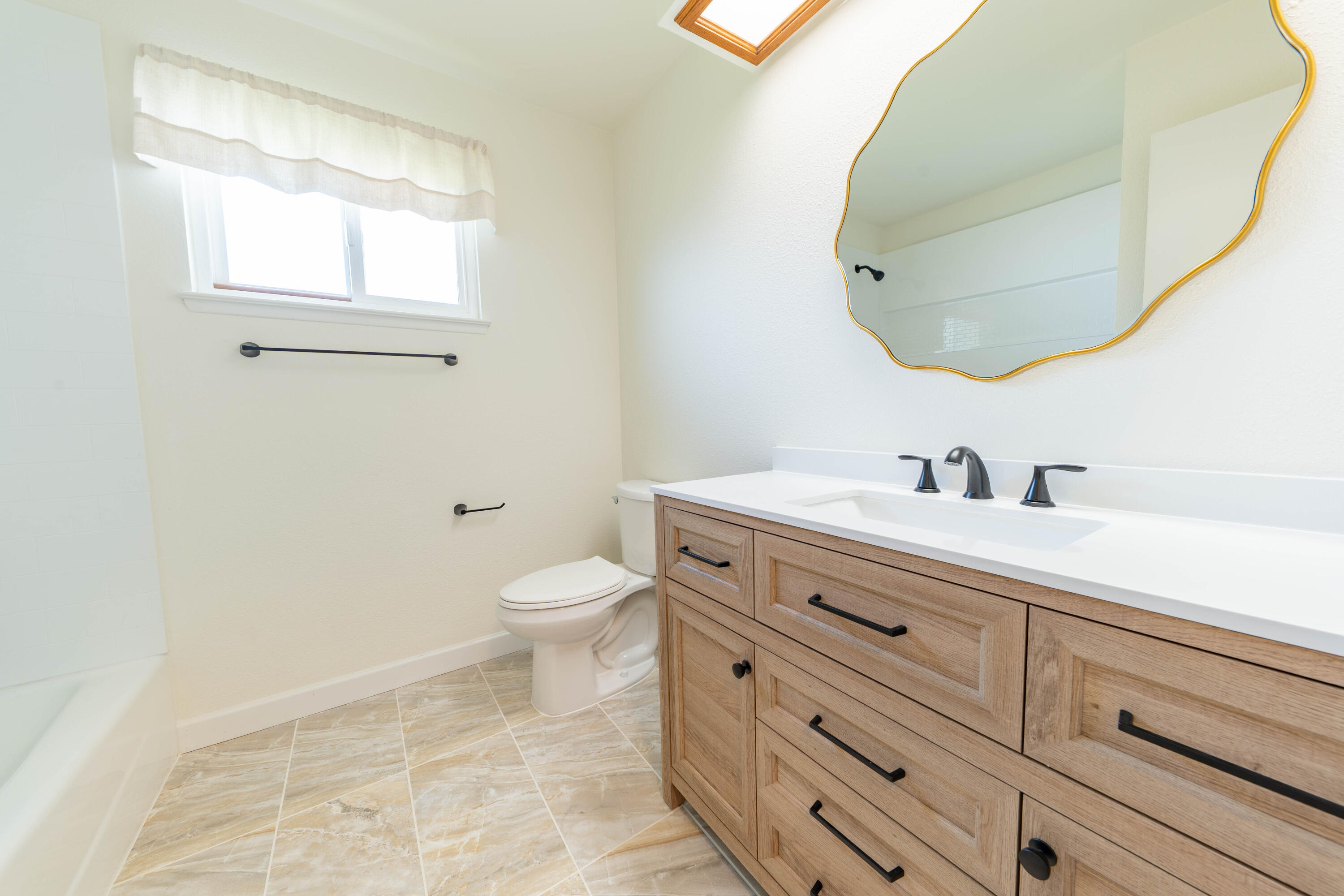 797 Elderwood Ln, Lemoore, CA 93245