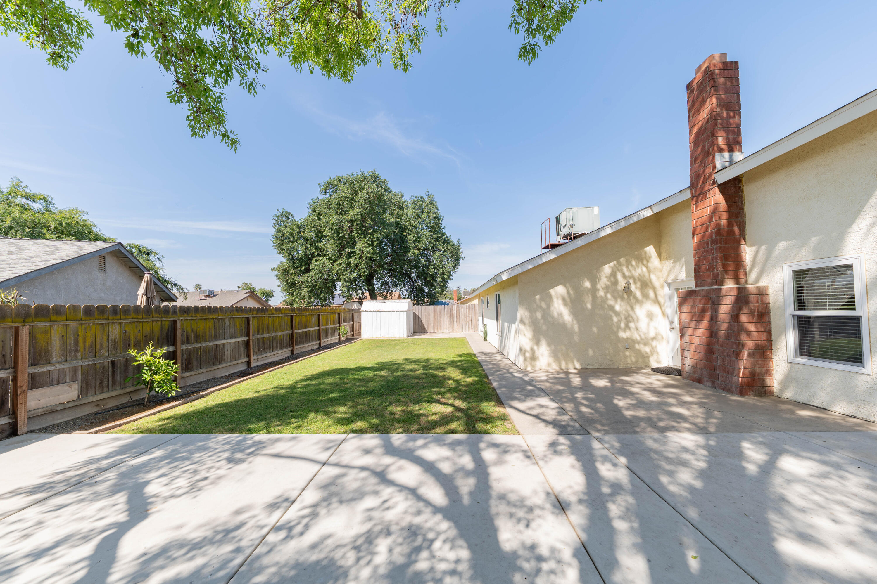 797 Elderwood Ln, Lemoore, CA 93245