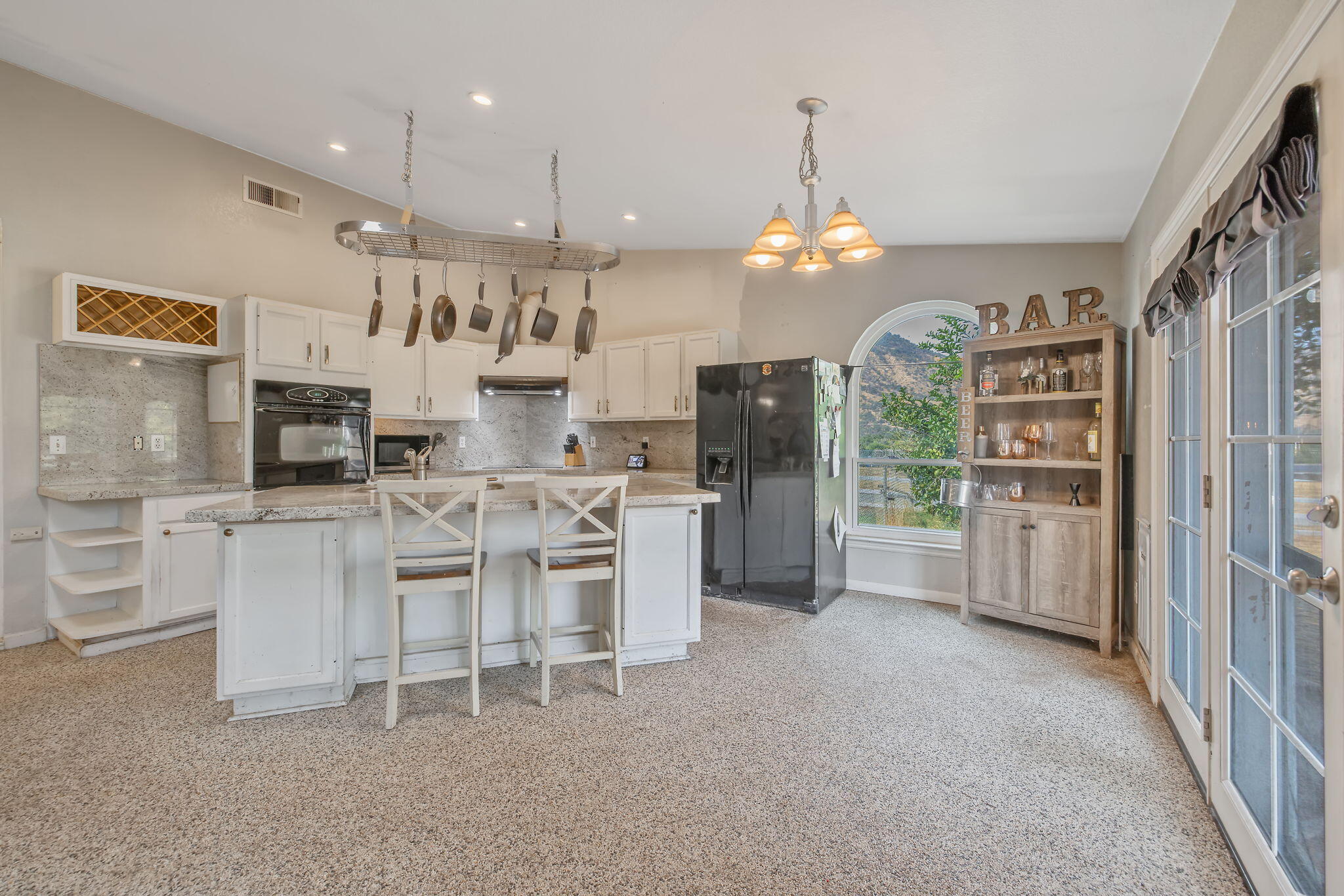 7272 Lupine Dr, Sanger, CA 93657