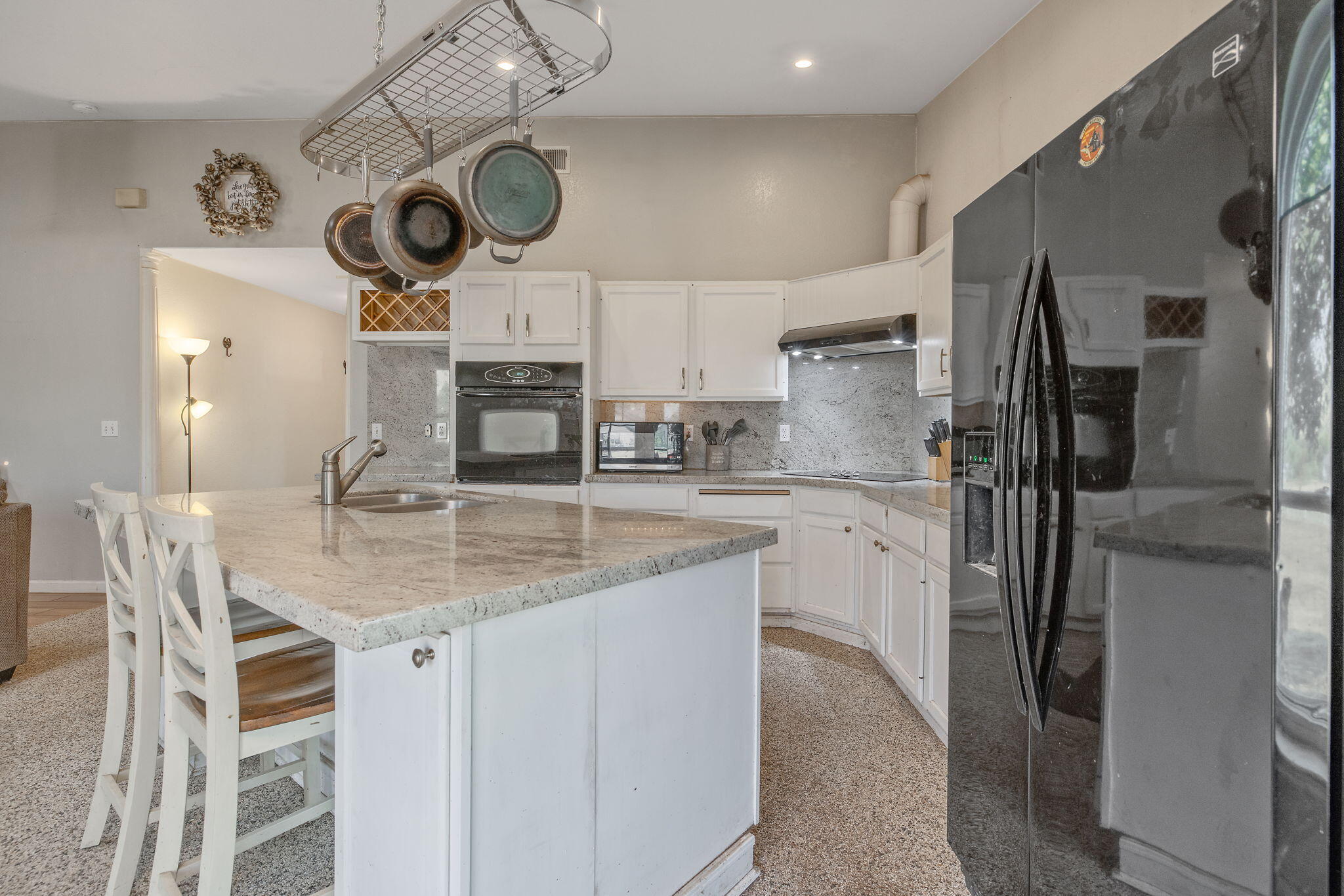 7272 Lupine Dr, Sanger, CA 93657