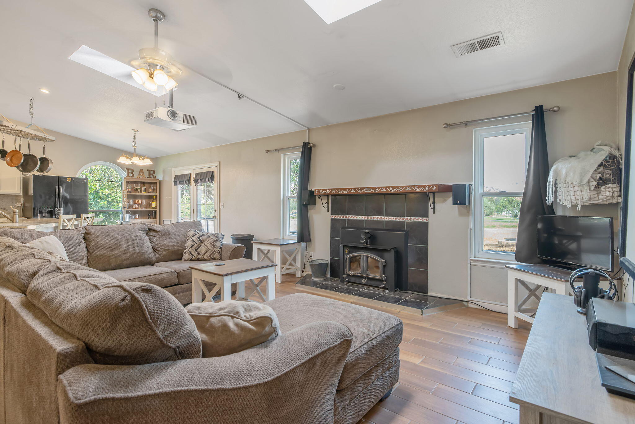 7272 Lupine Dr, Sanger, CA 93657