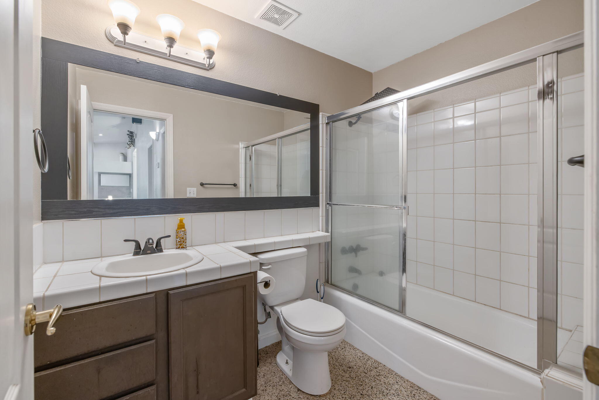 7272 Lupine Dr, Sanger, CA 93657