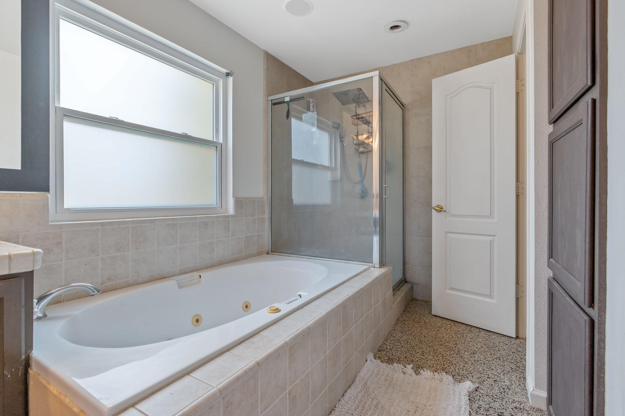 7272 Lupine Dr, Sanger, CA 93657