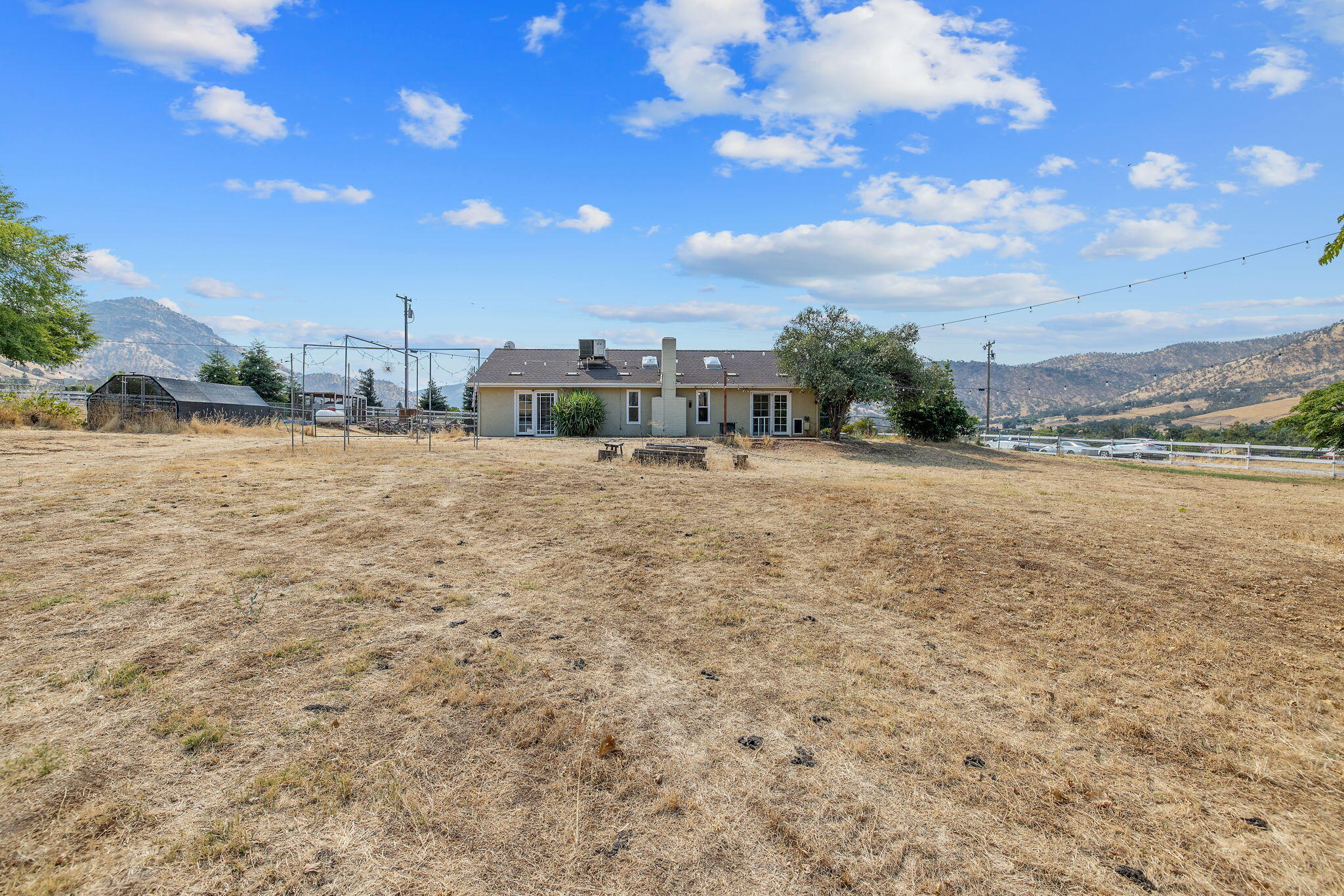 7272 Lupine Dr, Sanger, CA 93657