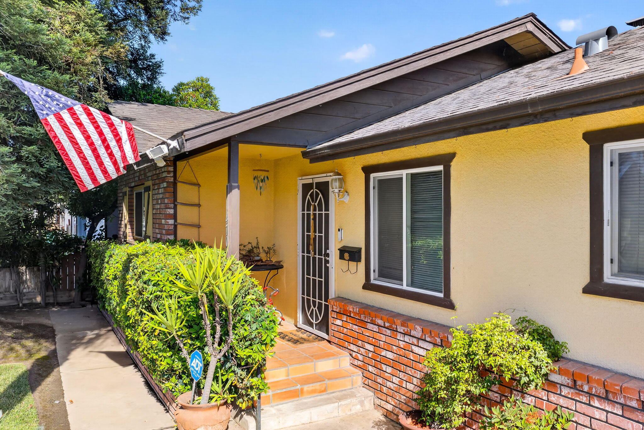 470 W Kanai Ave, Porterville, CA 93257