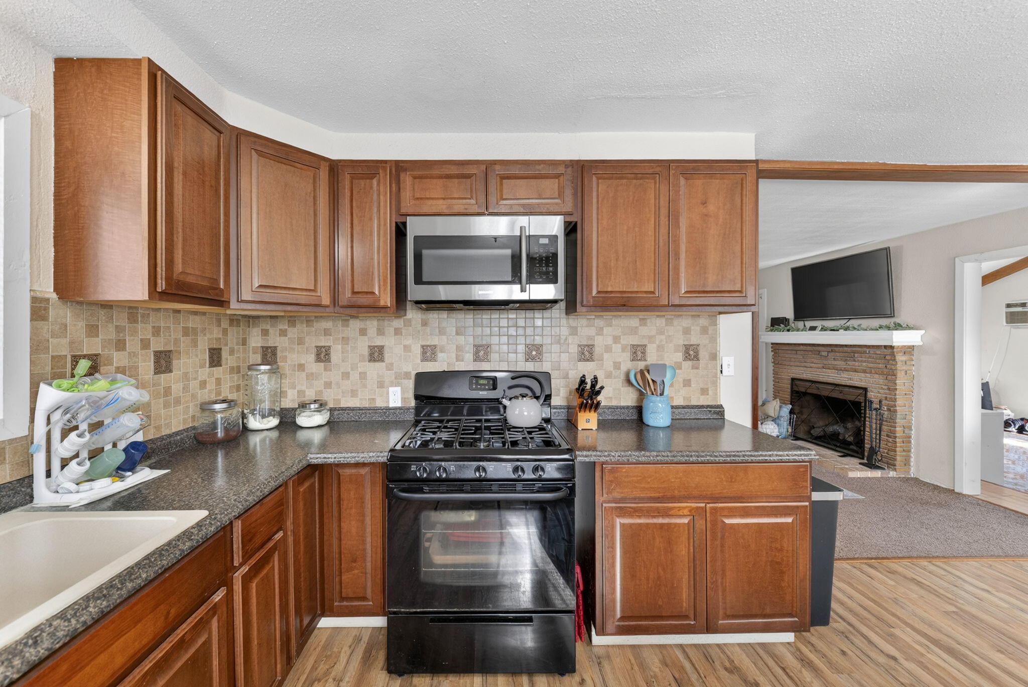 470 W Kanai Ave, Porterville, CA 93257