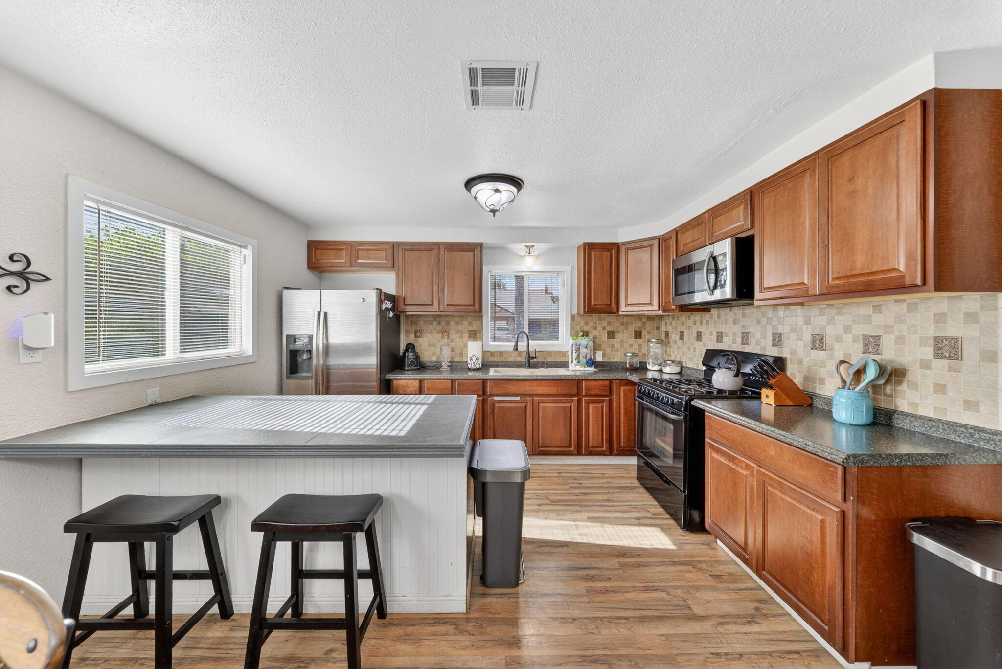 470 W Kanai Ave, Porterville, CA 93257