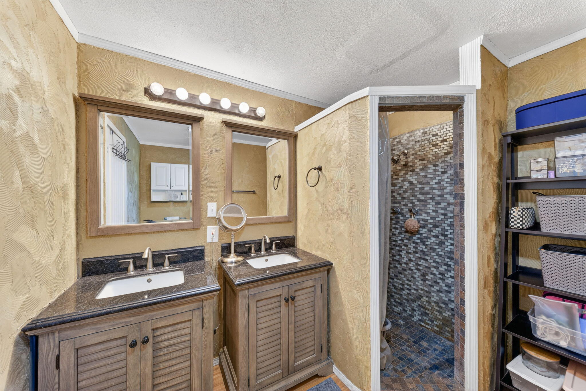 470 W Kanai Ave, Porterville, CA 93257