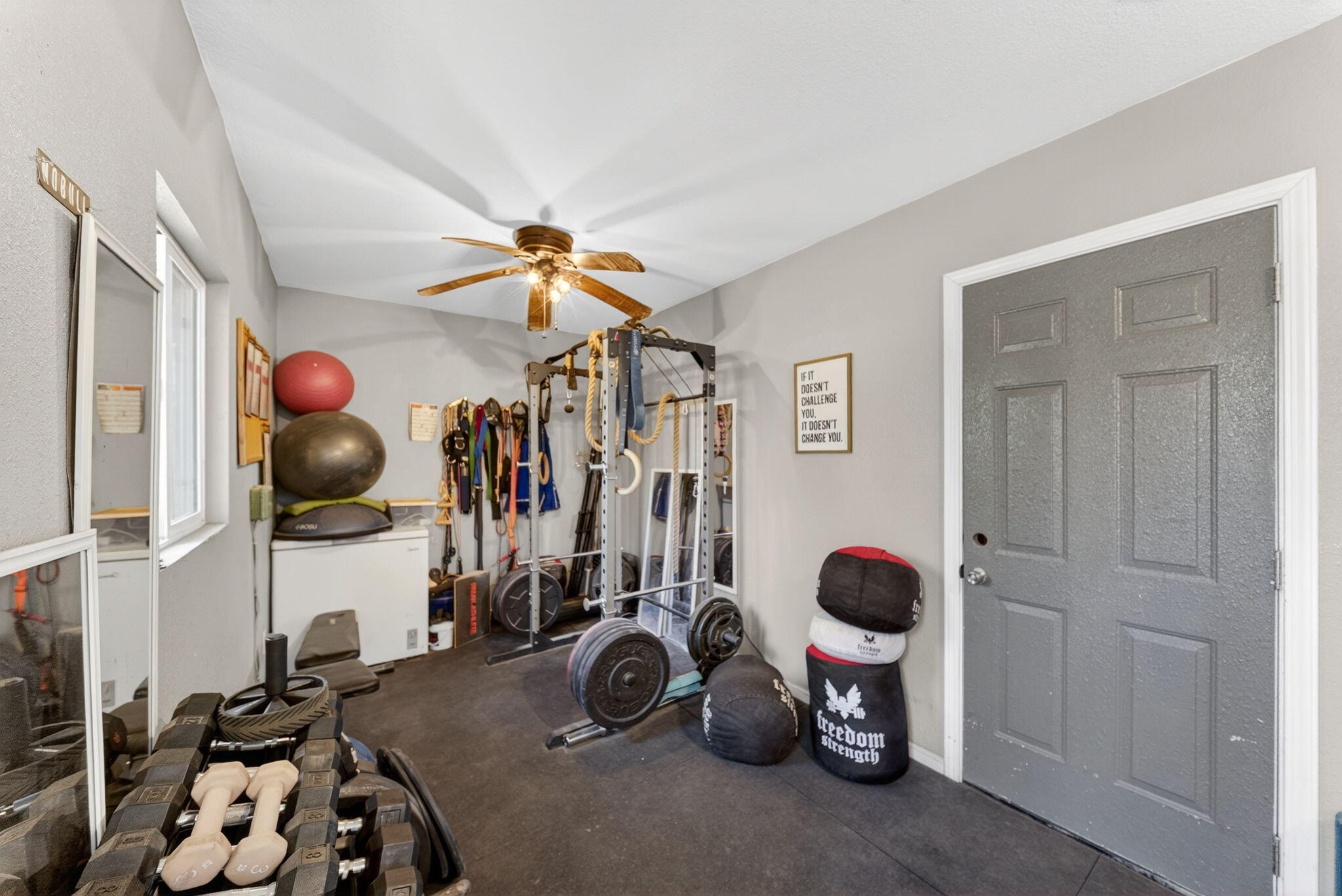 470 W Kanai Ave, Porterville, CA 93257