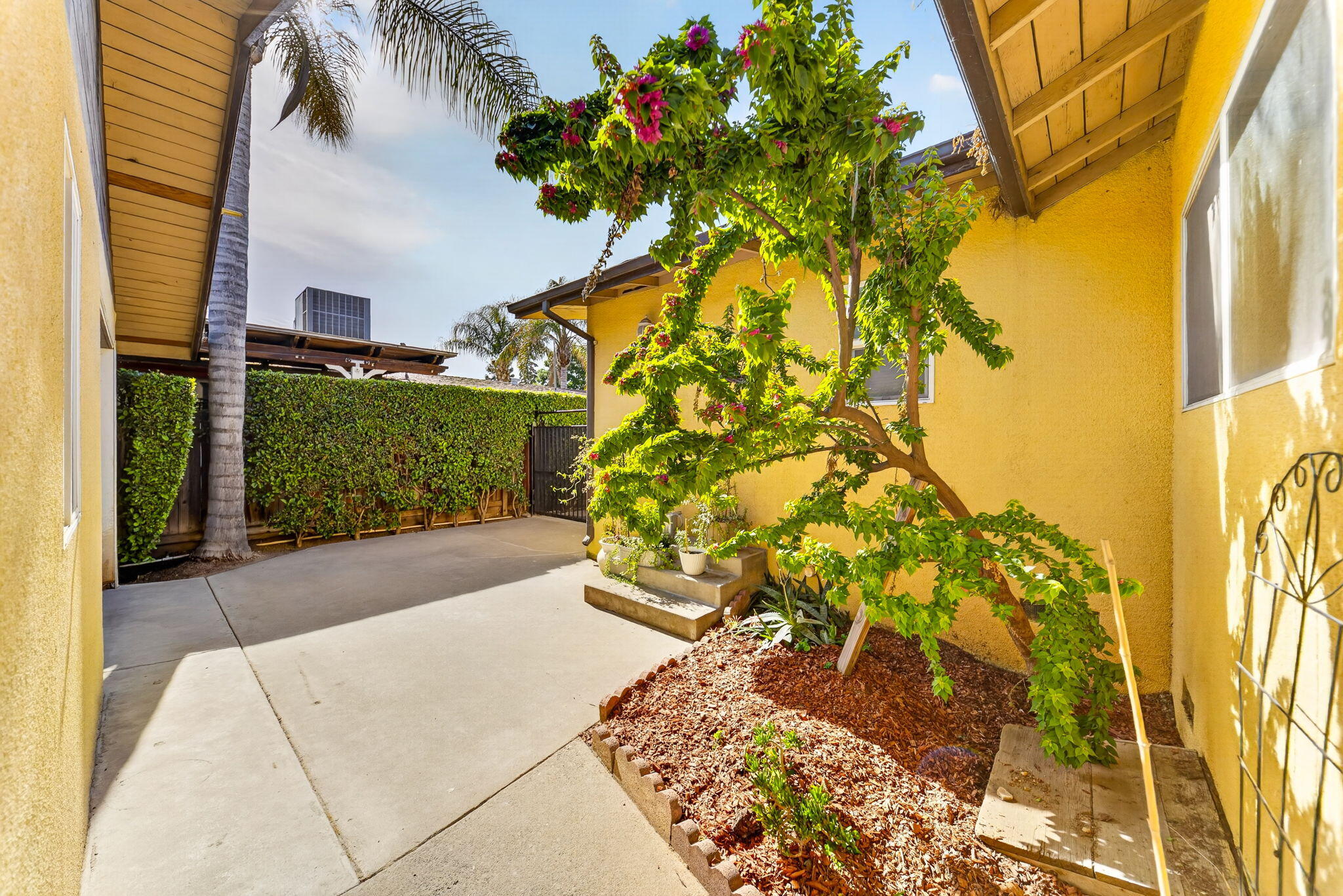 470 W Kanai Ave, Porterville, CA 93257