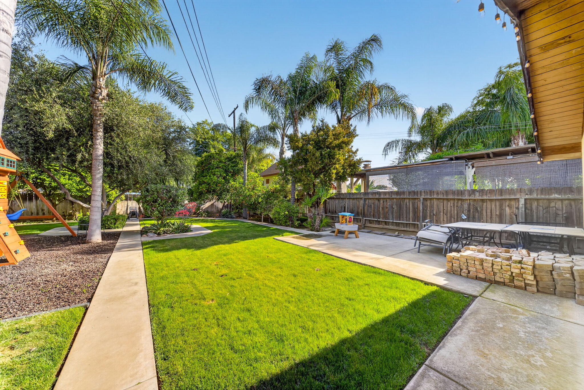 470 W Kanai Ave, Porterville, CA 93257