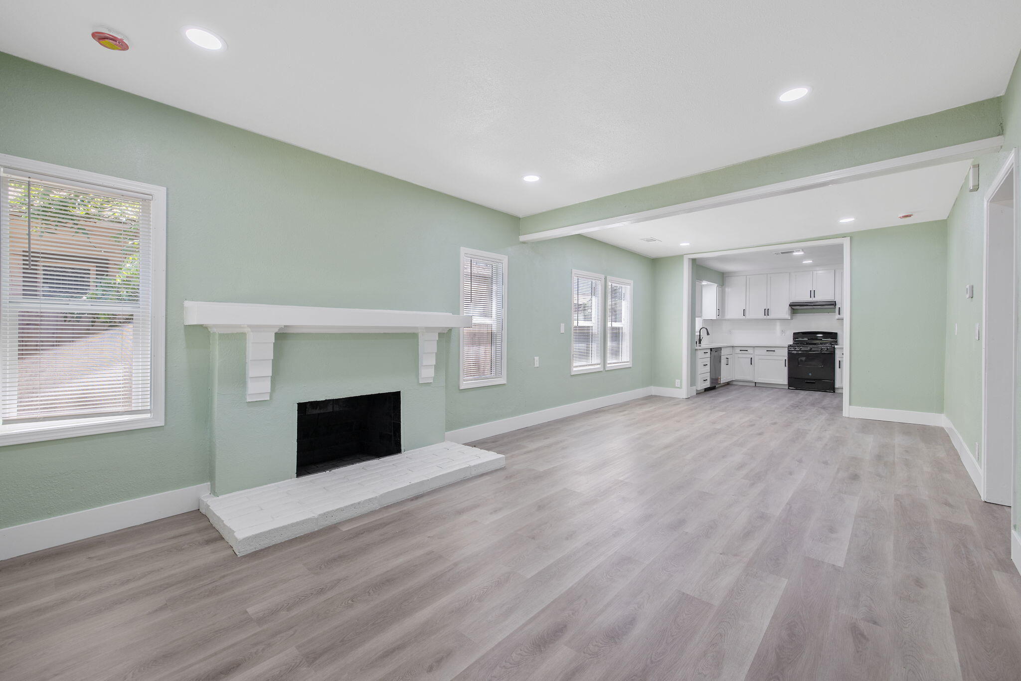 1247 N Ferger Ave, Fresno, CA 93728