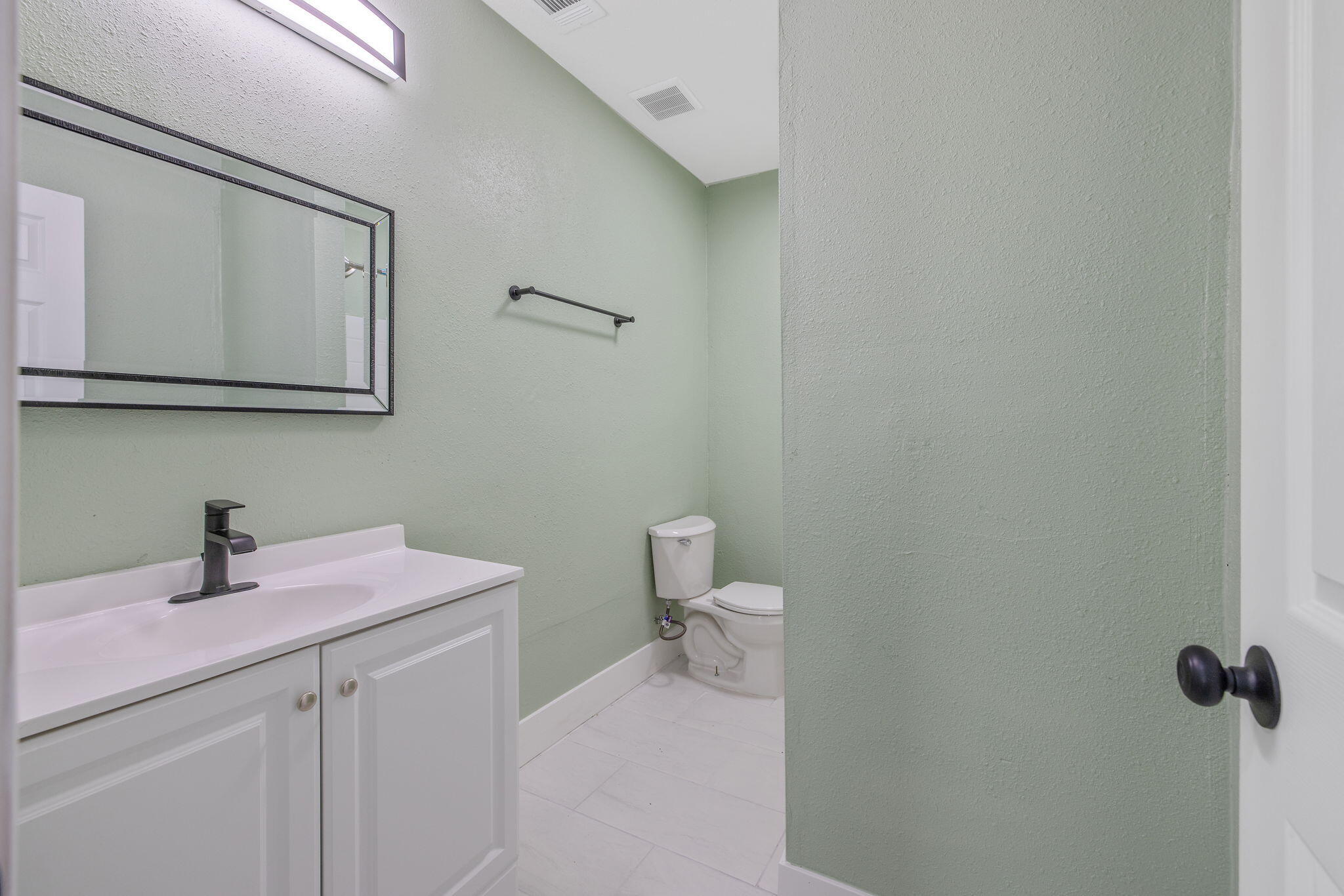 1247 N Ferger Ave, Fresno, CA 93728