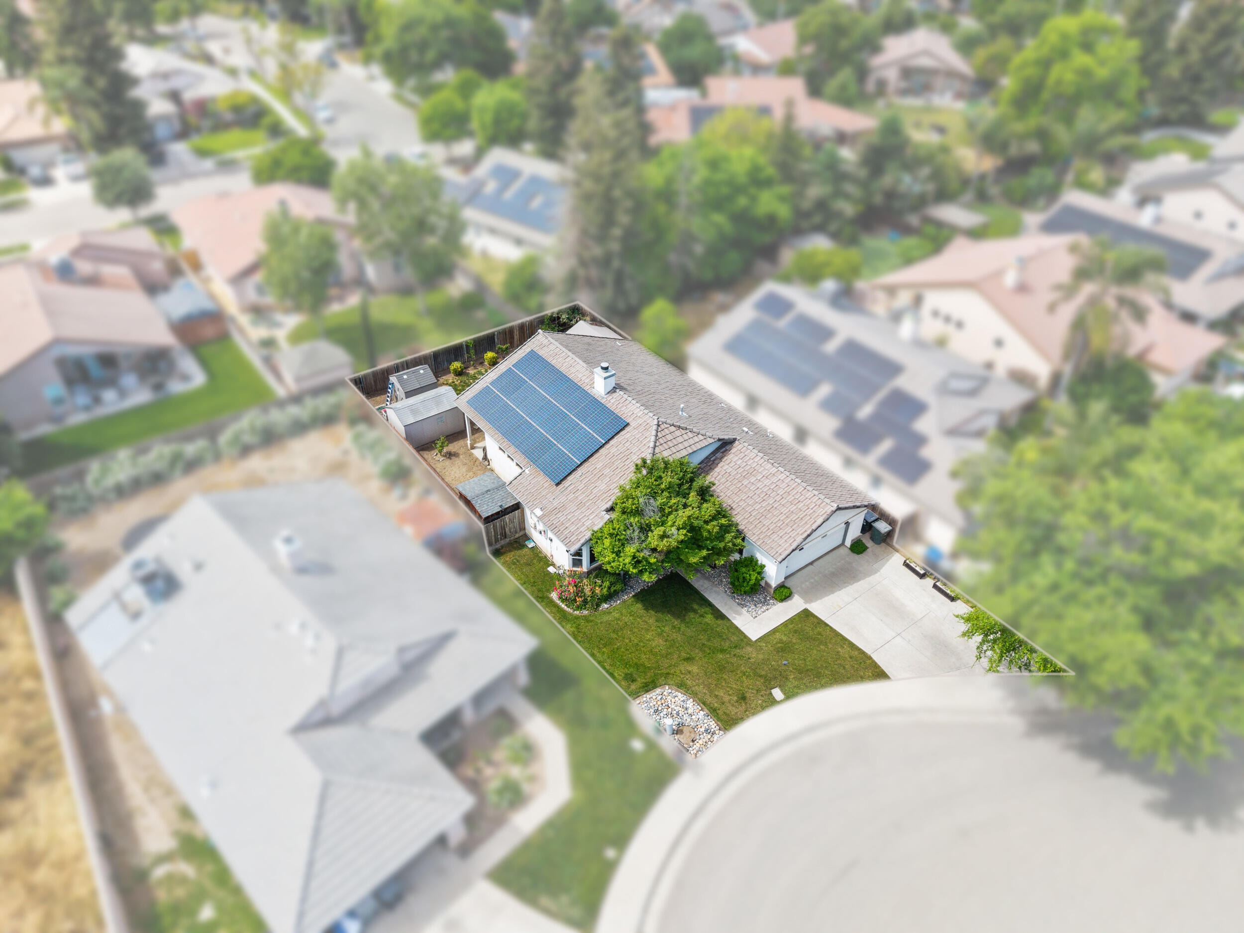 1607 N Sol Ct, Visalia, CA 93292