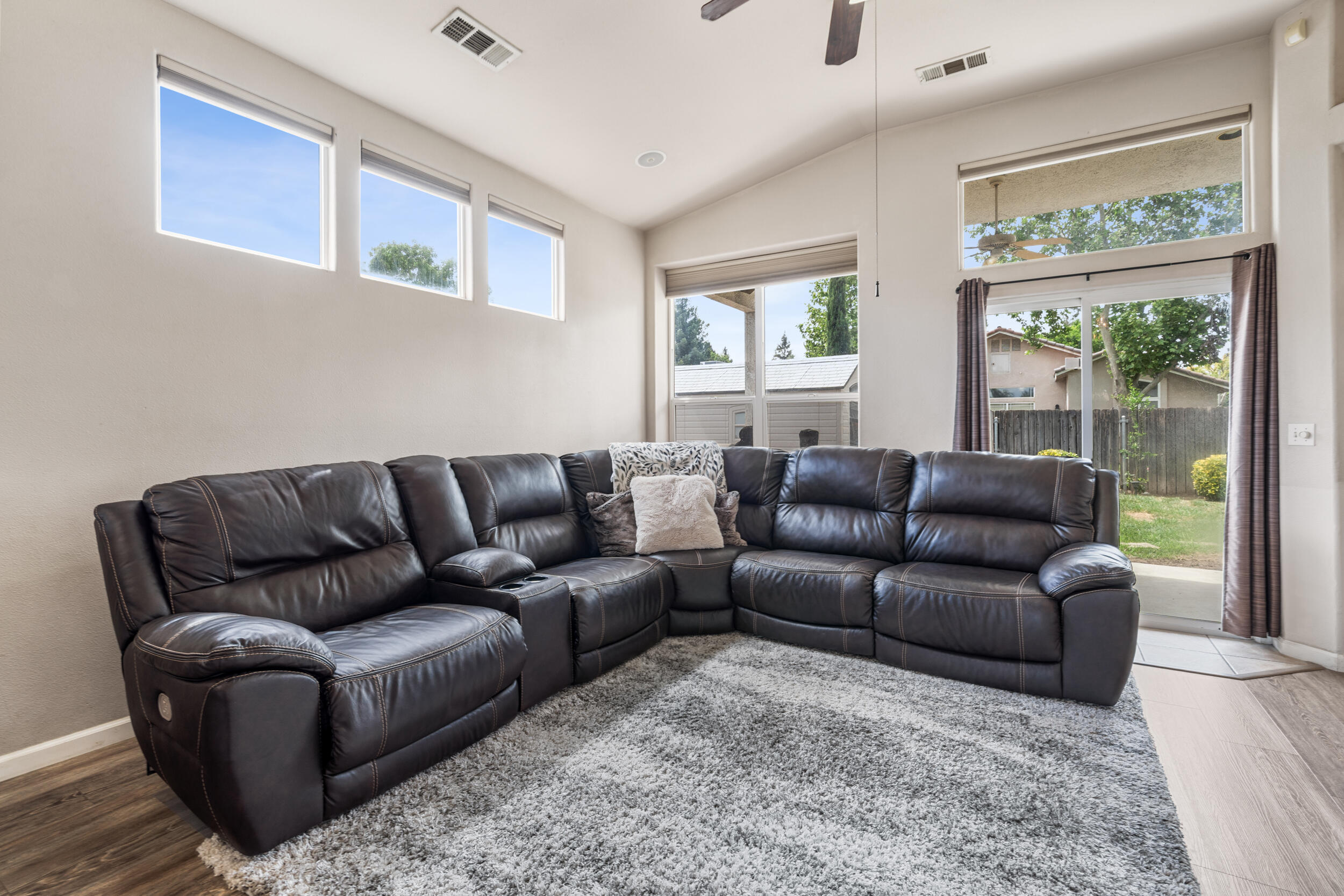 1607 N Sol Ct, Visalia, CA 93292