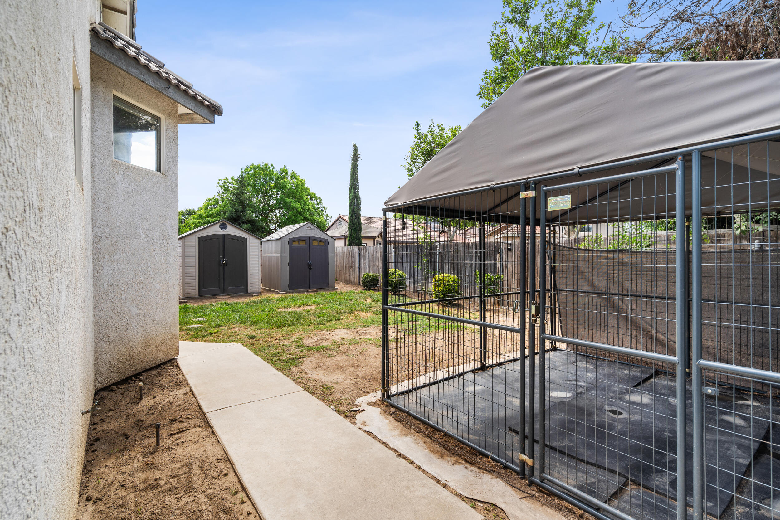 1607 N Sol Ct, Visalia, CA 93292