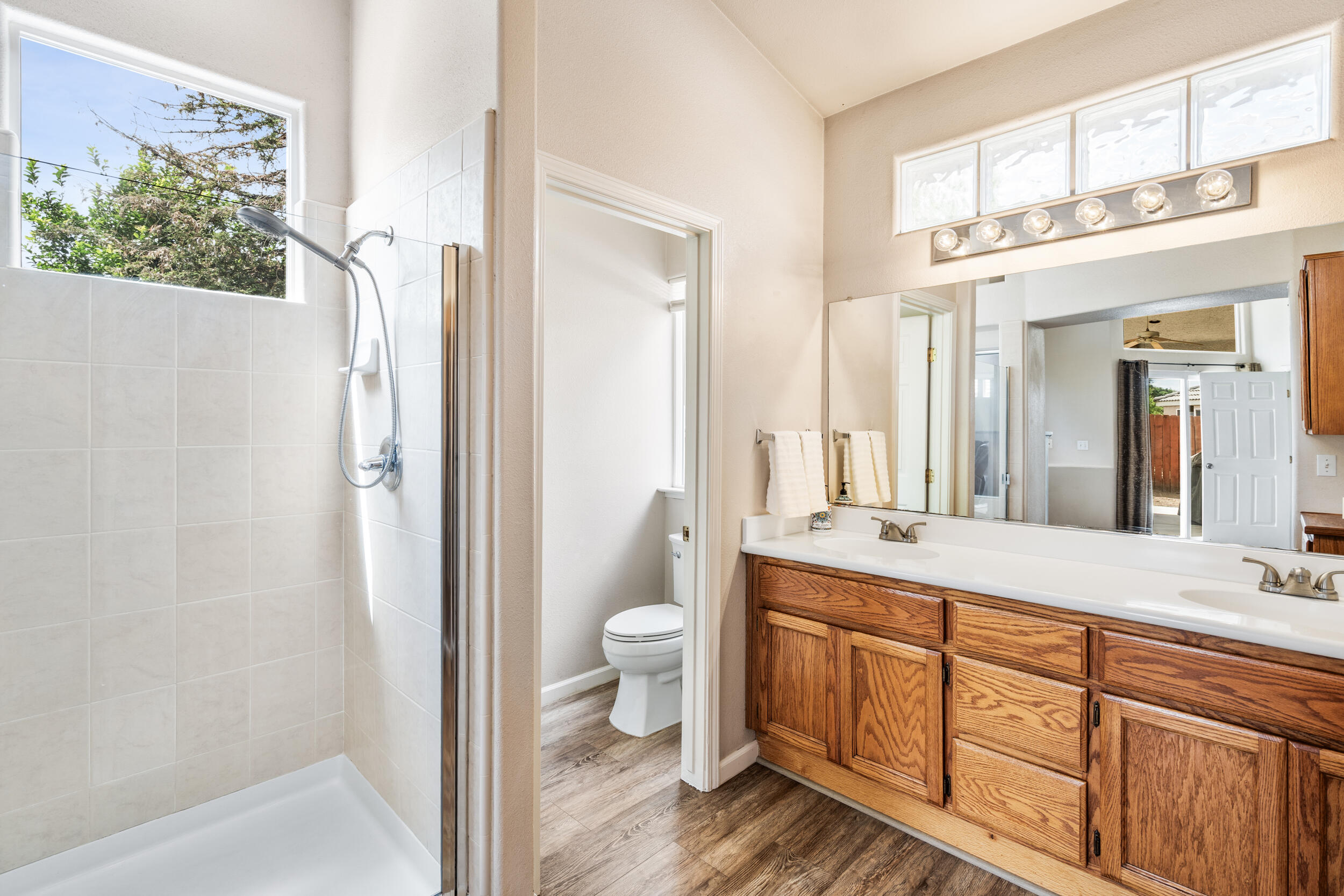 1607 N Sol Ct, Visalia, CA 93292