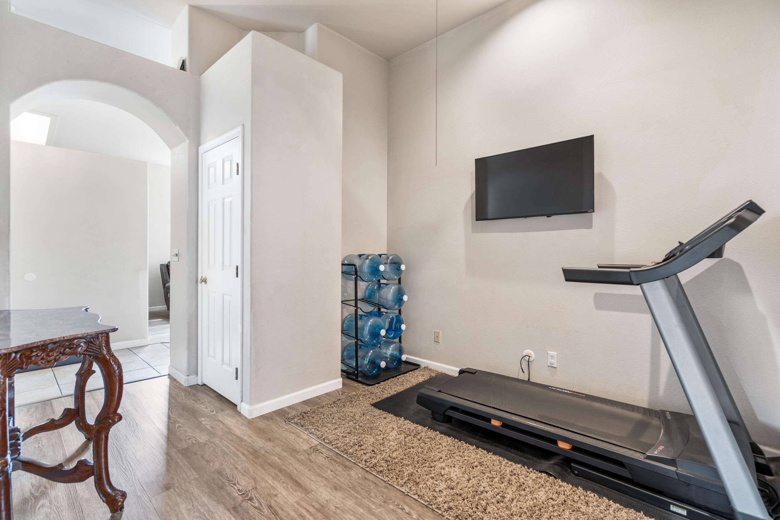 1607 N Sol Ct, Visalia, CA 93292