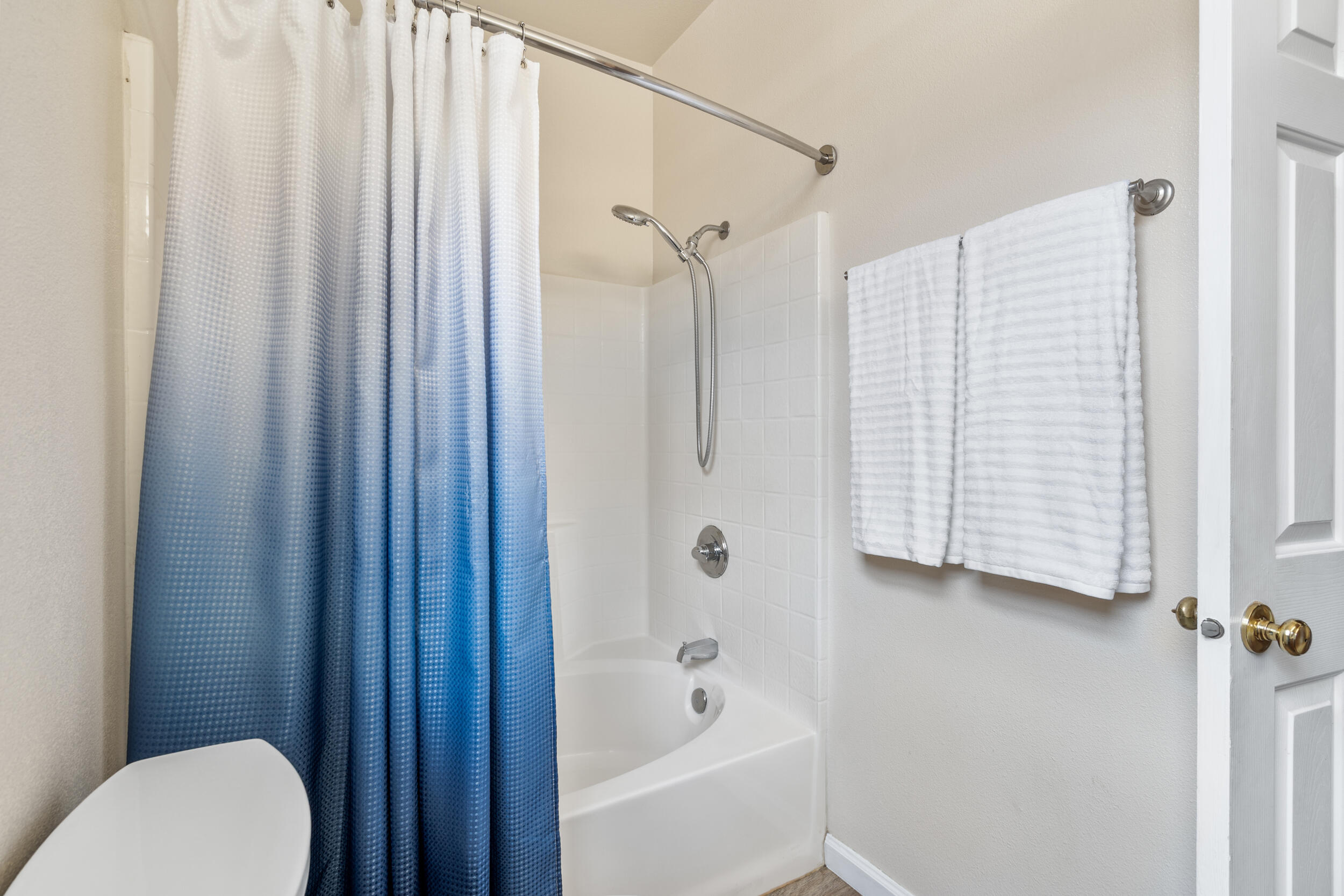 1607 N Sol Ct, Visalia, CA 93292