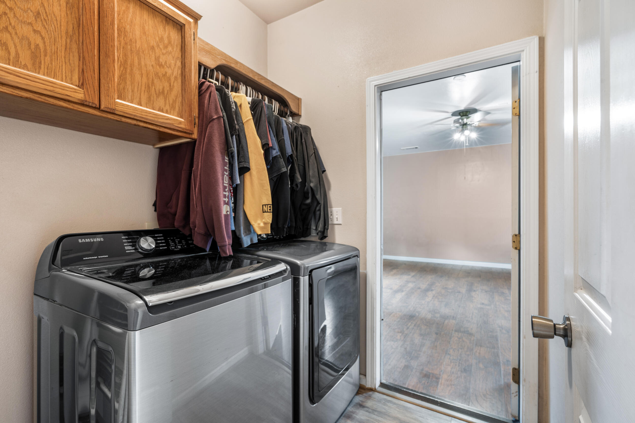 1607 N Sol Ct, Visalia, CA 93292