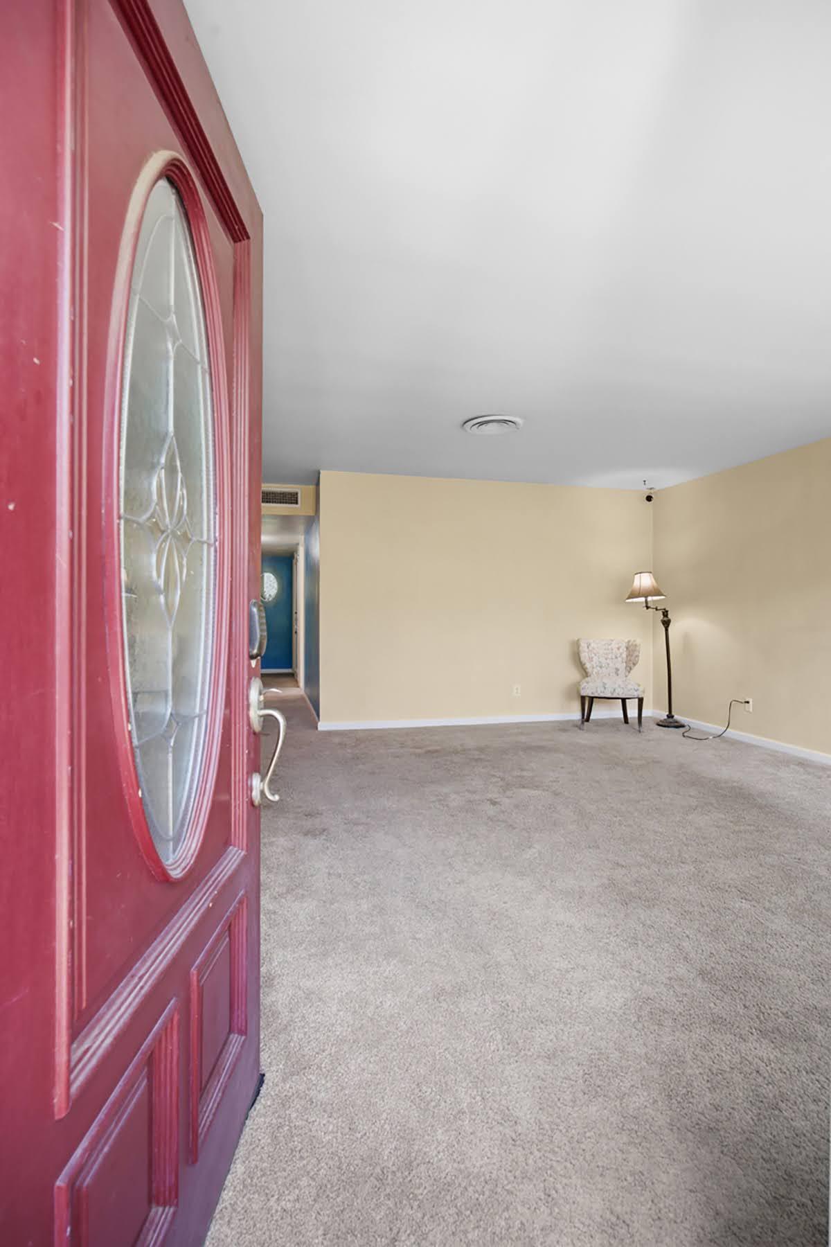 587 N West, Tulare, CA 93274