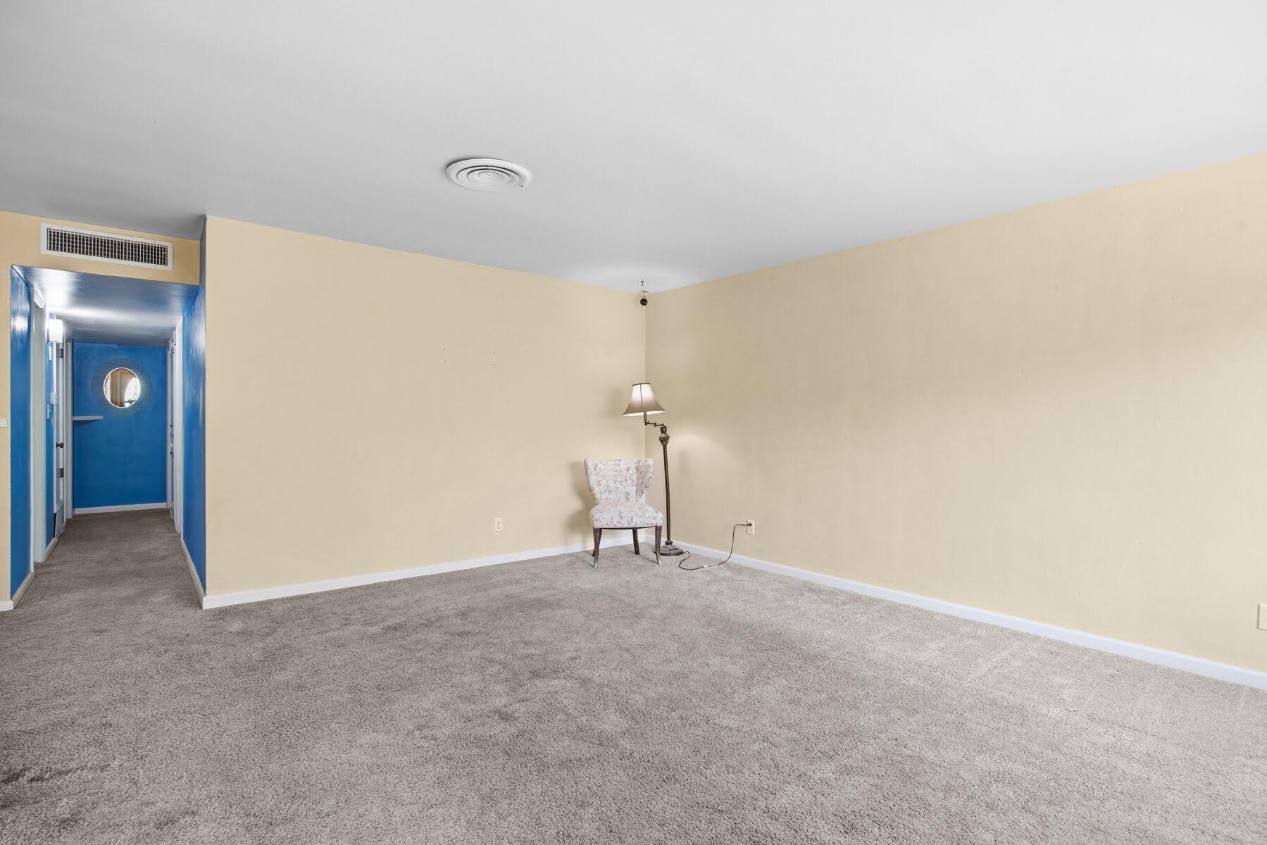 587 N West, Tulare, CA 93274