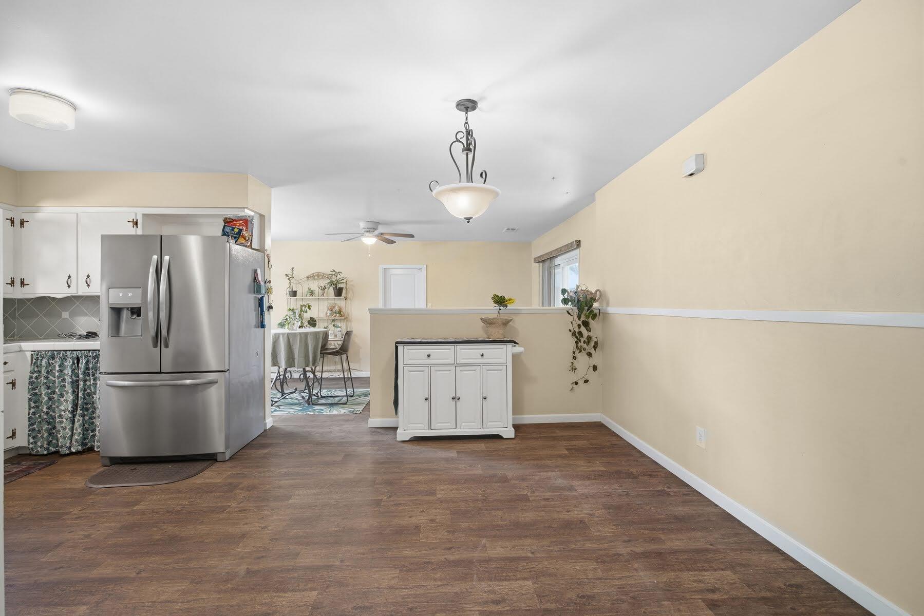 587 N West, Tulare, CA 93274