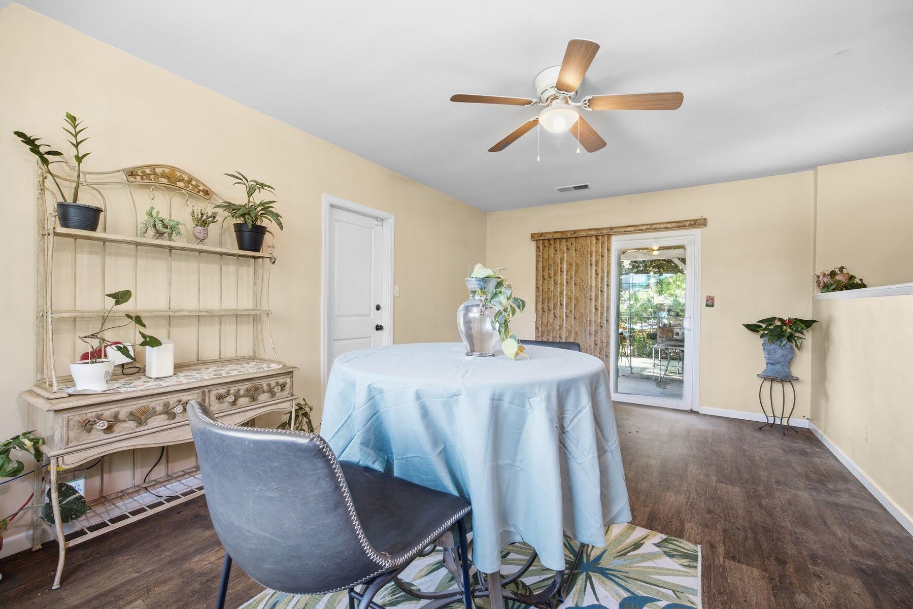 587 N West, Tulare, CA 93274