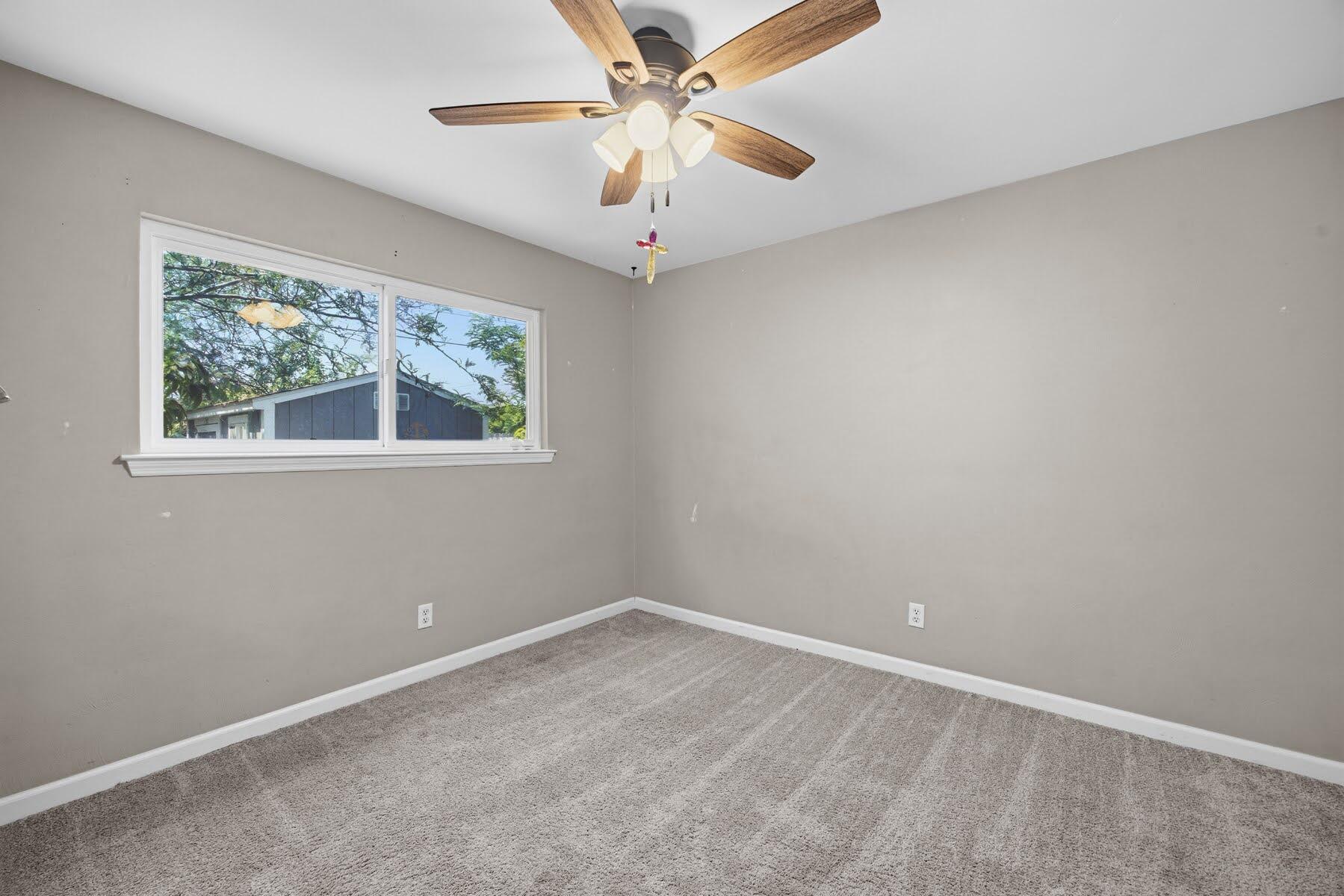 587 N West, Tulare, CA 93274