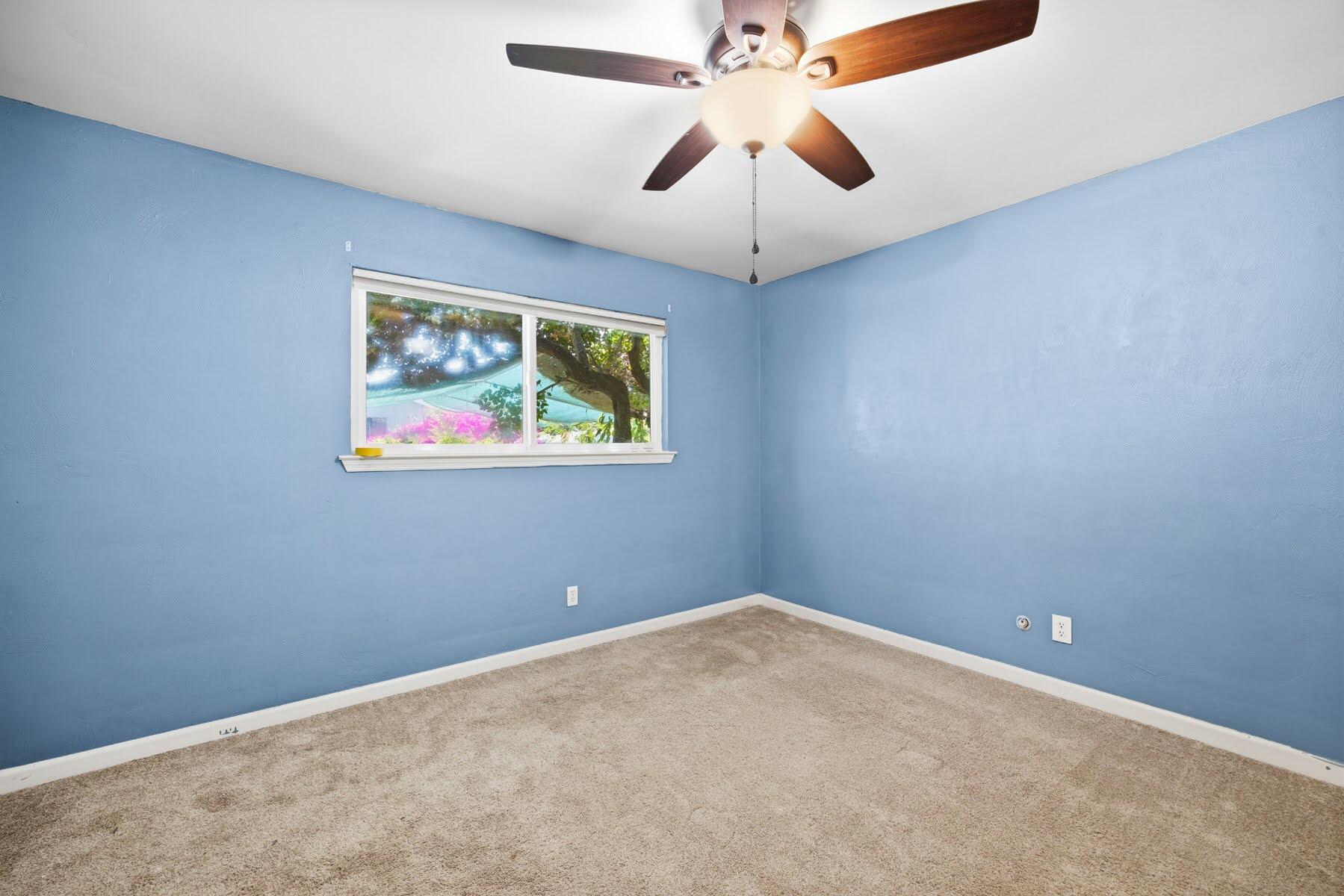 587 N West, Tulare, CA 93274