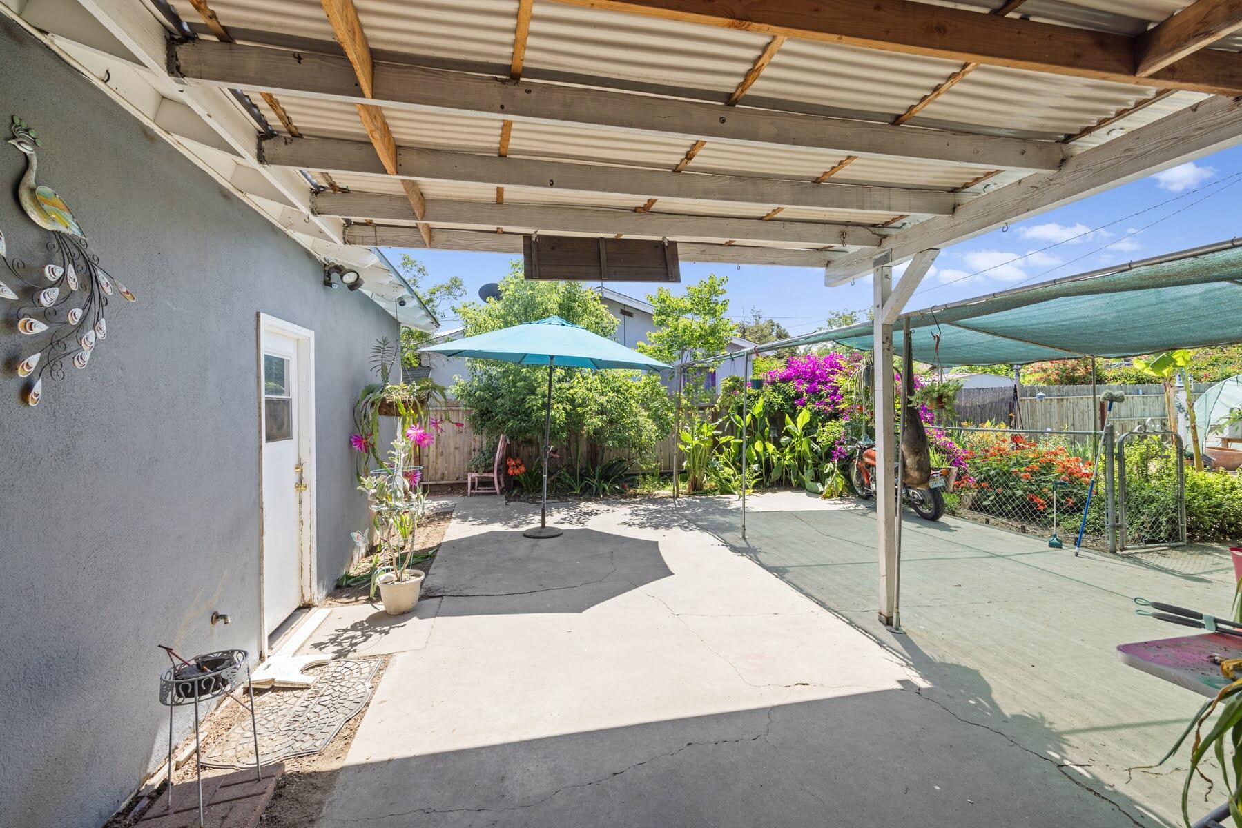 587 N West, Tulare, CA 93274