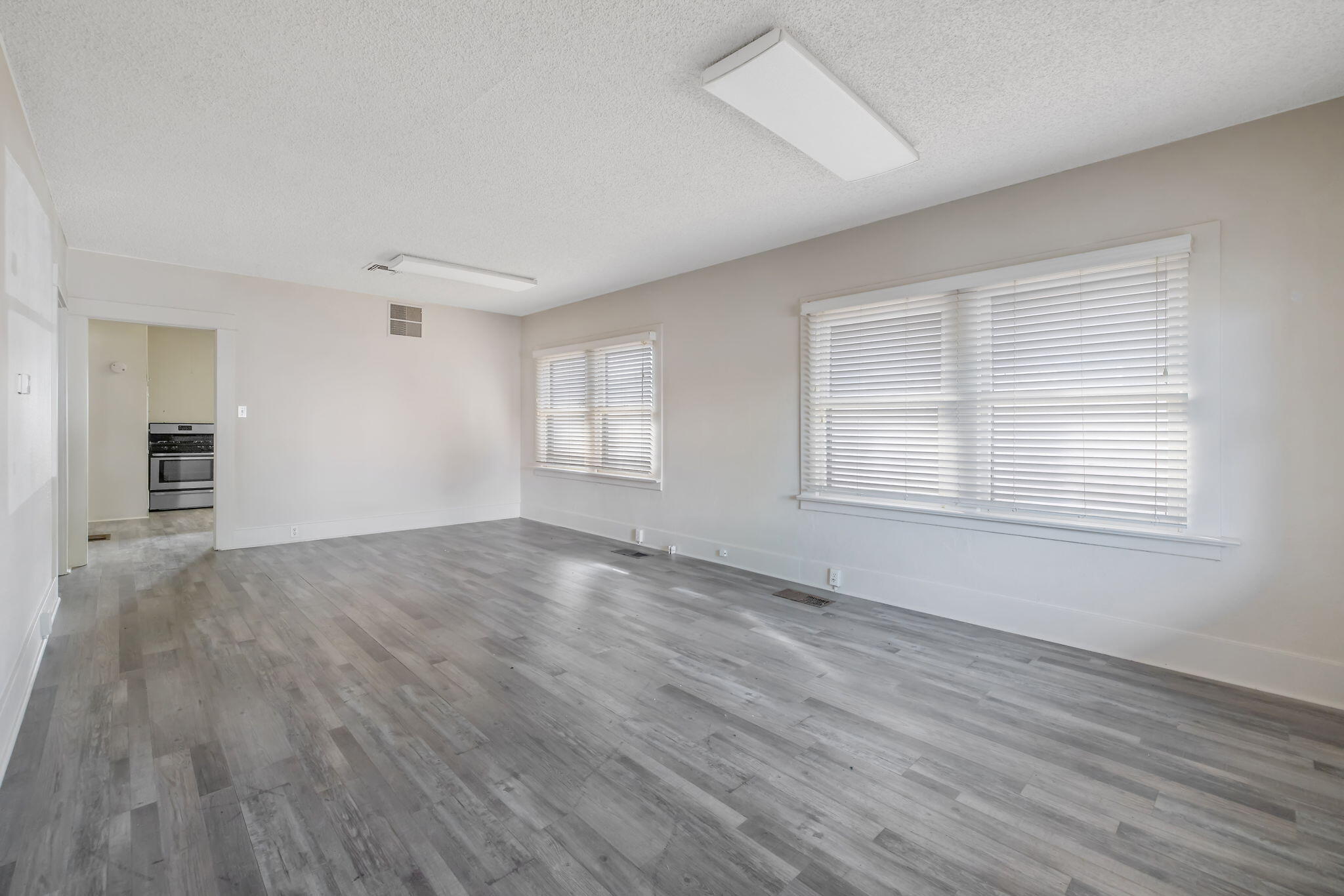 231 S F St, Exeter, CA 93221